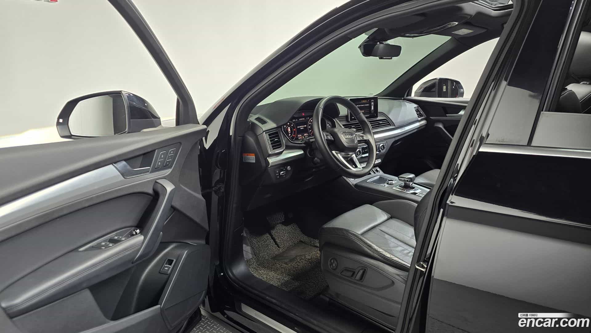 Q5 Audi 2020.11-INNER-010