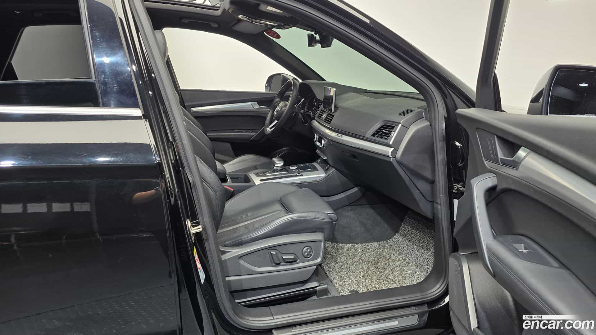 Q5 Audi 2020.11-INNER-036