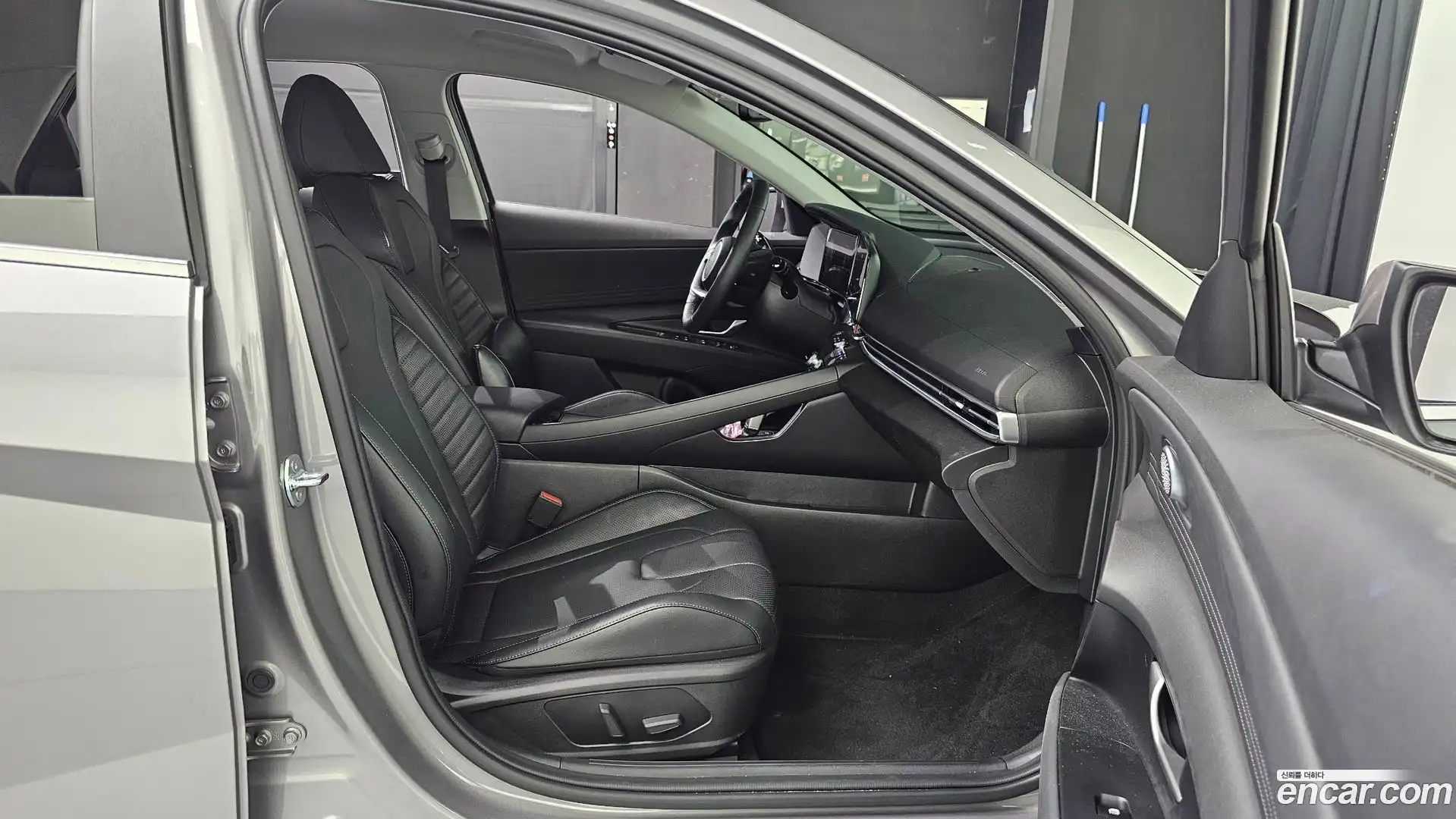 AVANTE Hyundai 2024.6-OPTION-016