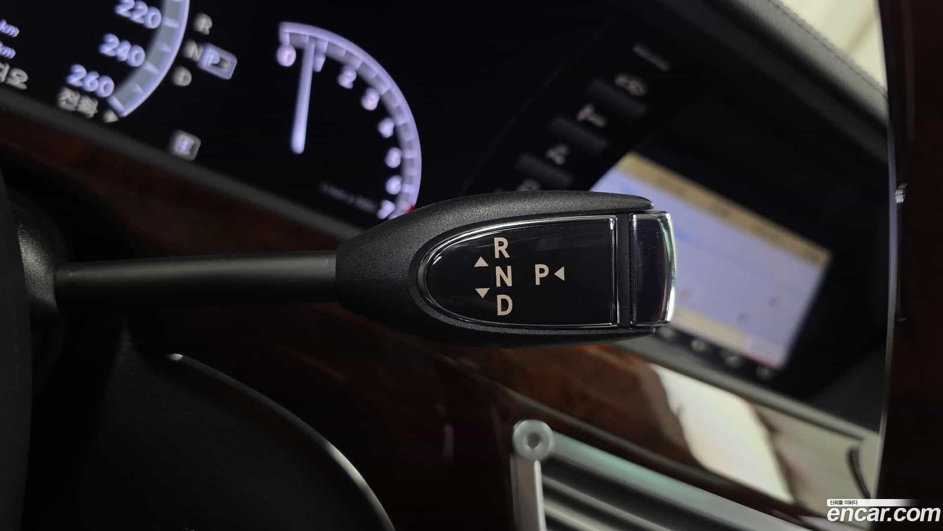 S-Class Mercedes-Benz 2011.2-INNER-009