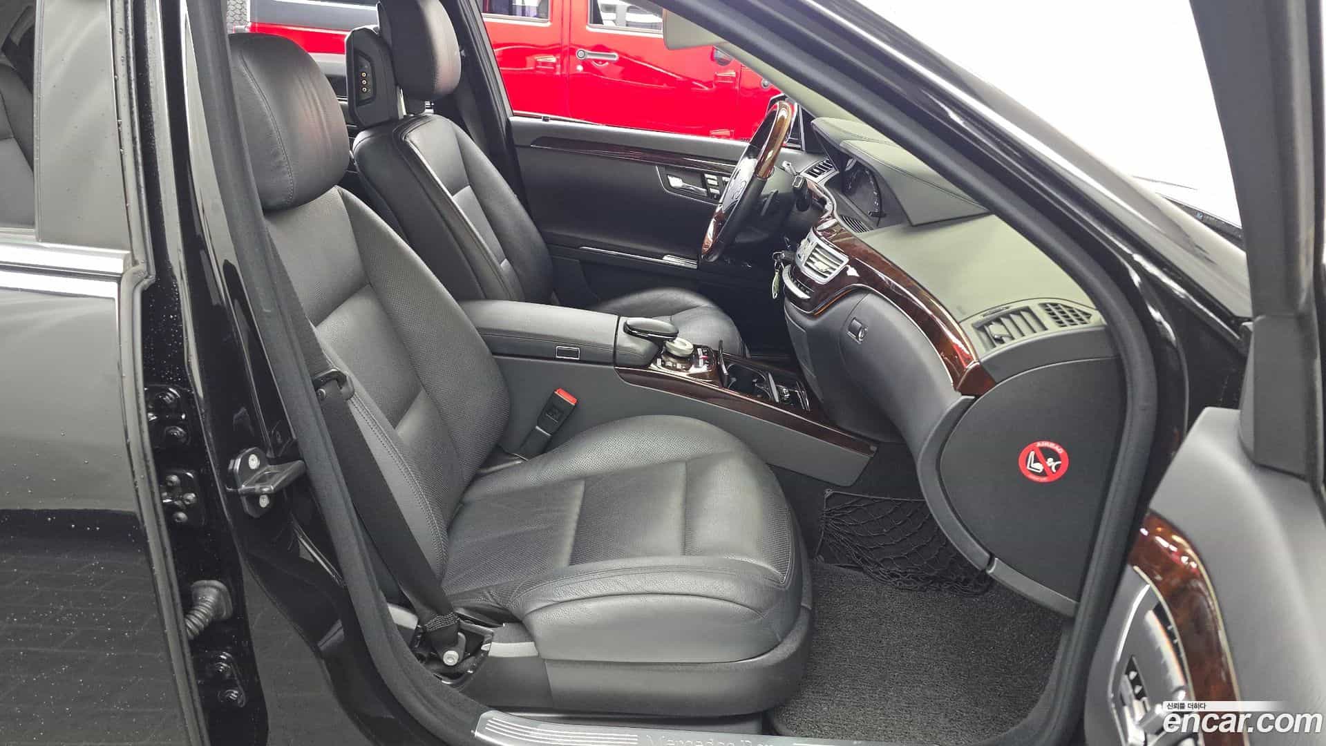 S-Class Mercedes-Benz 2011.2-OPTION-015