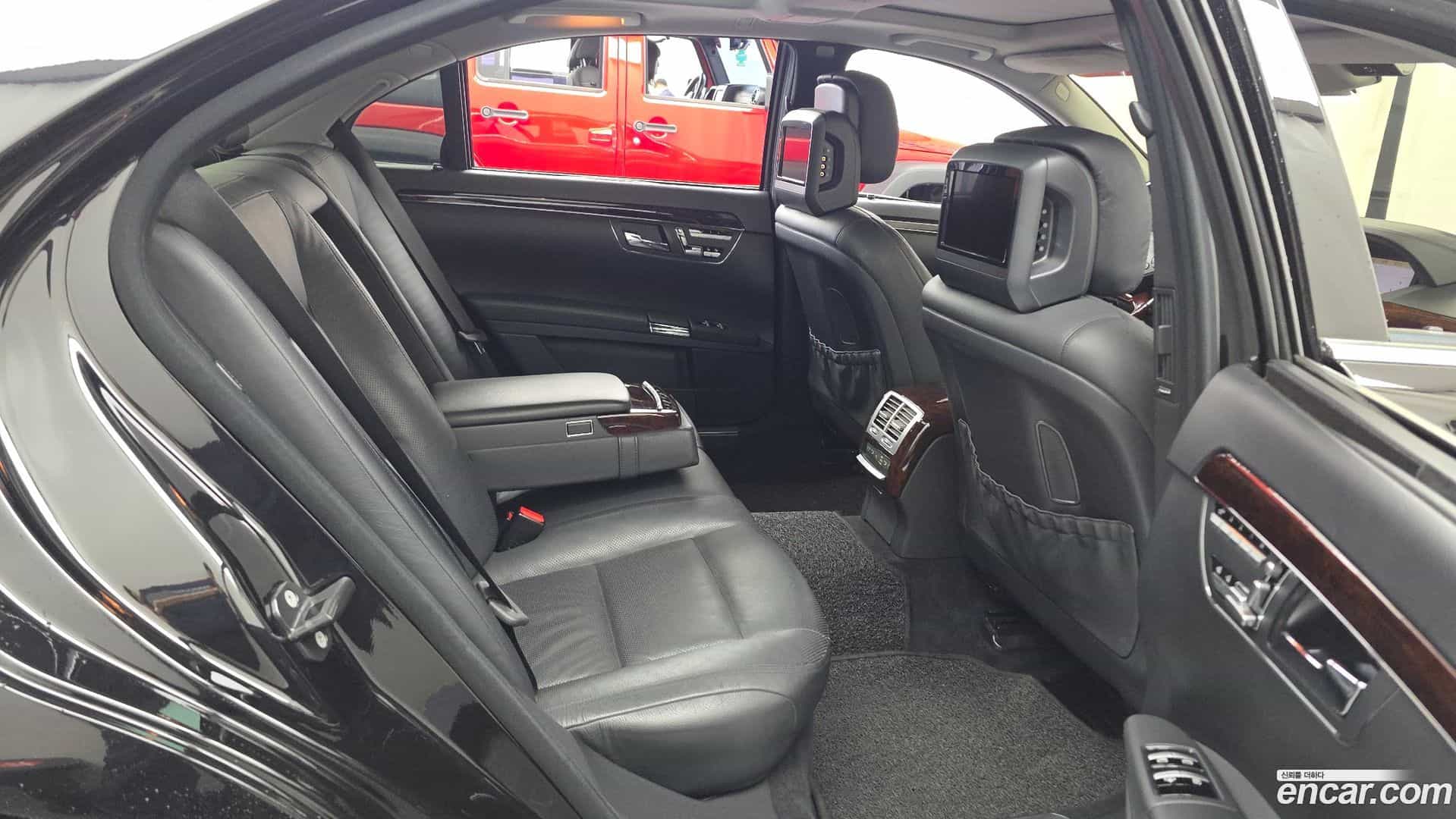 S-Class Mercedes-Benz 2011.2-OPTION-016