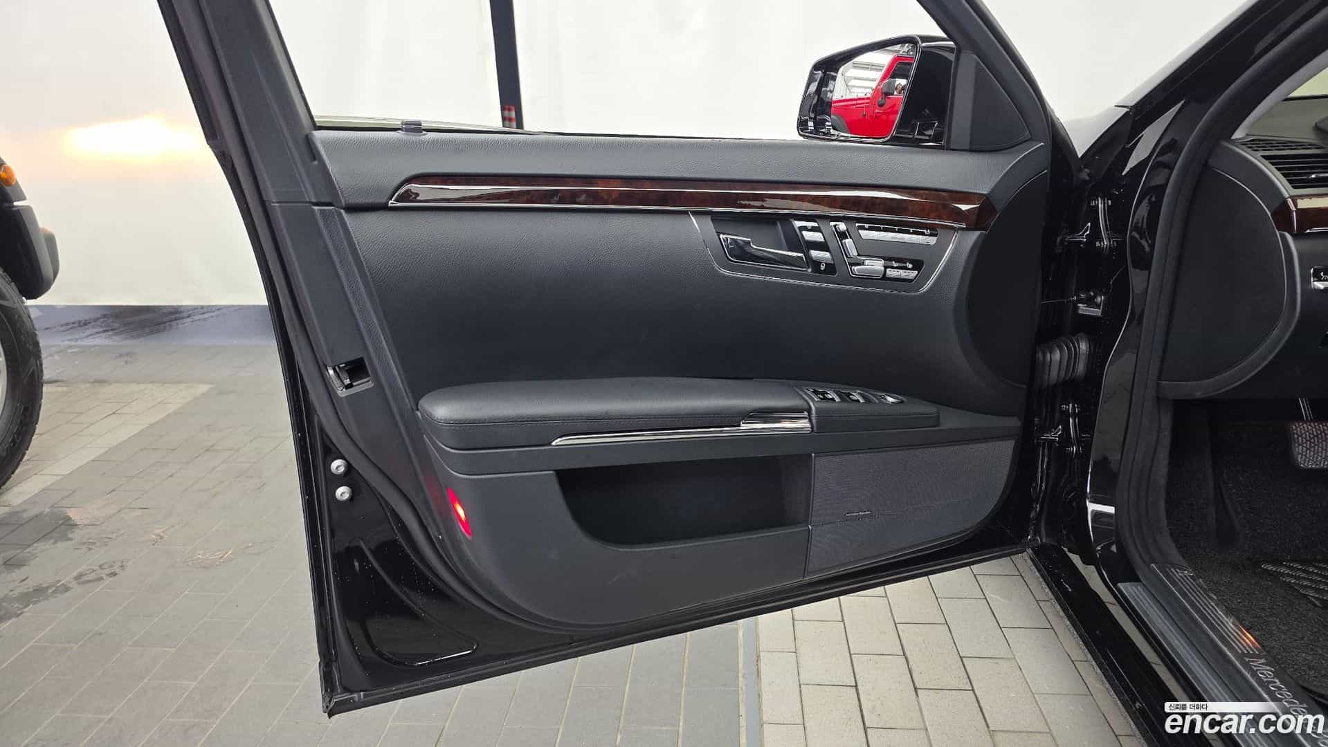 S-Class Mercedes-Benz 2011.2-INNER-034