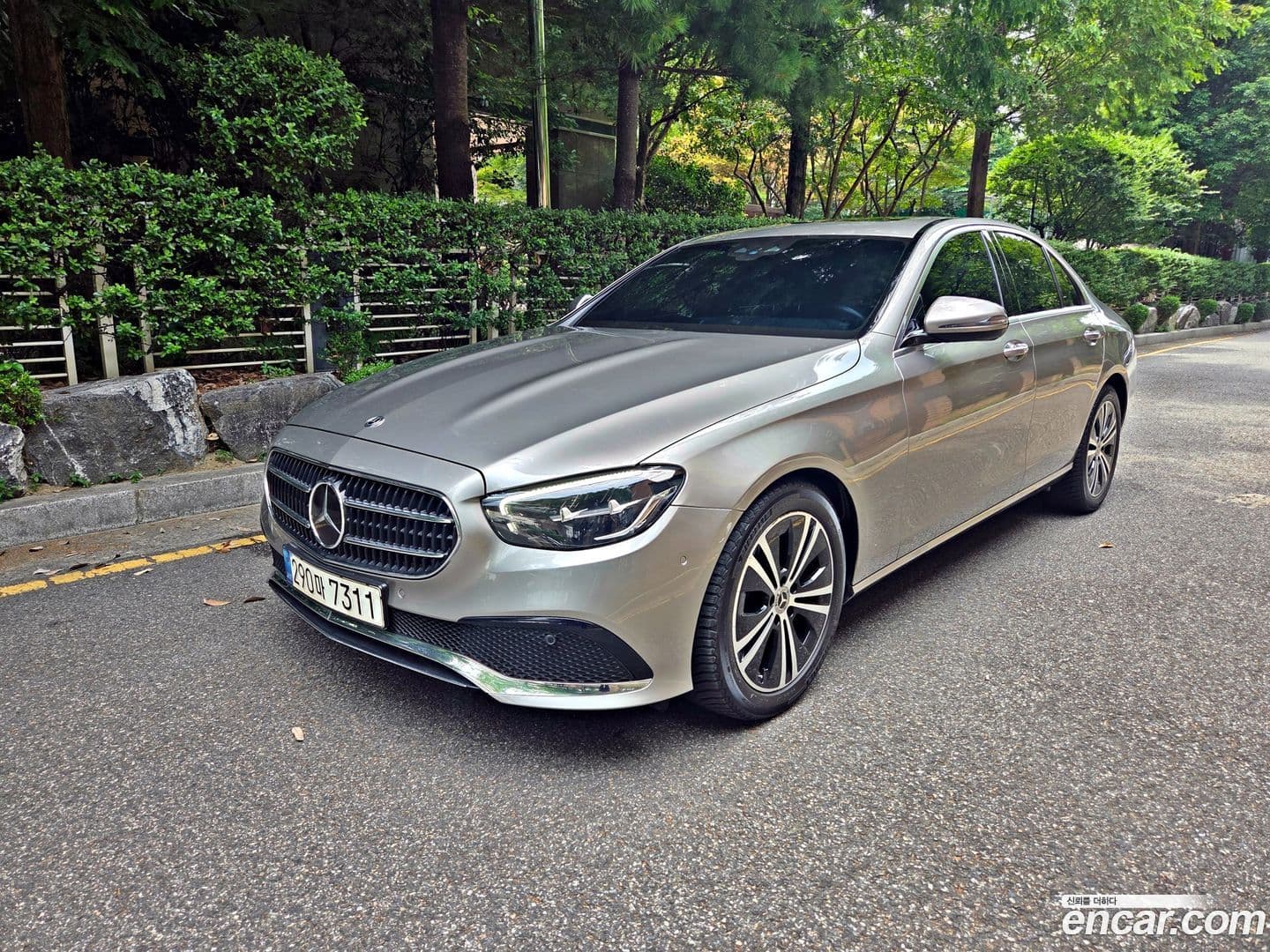 Main__Slider__Photo:E-Class Mercedes-Benz 2021.3-0