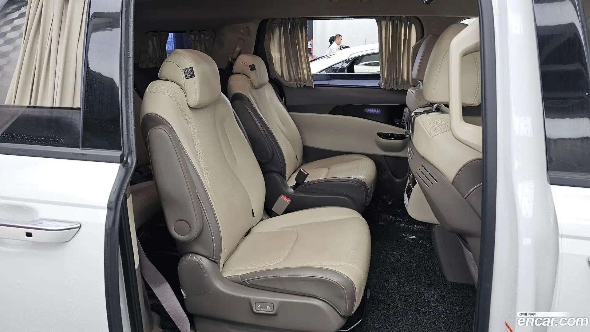 Canival Kia 2023.8-OPTION-016