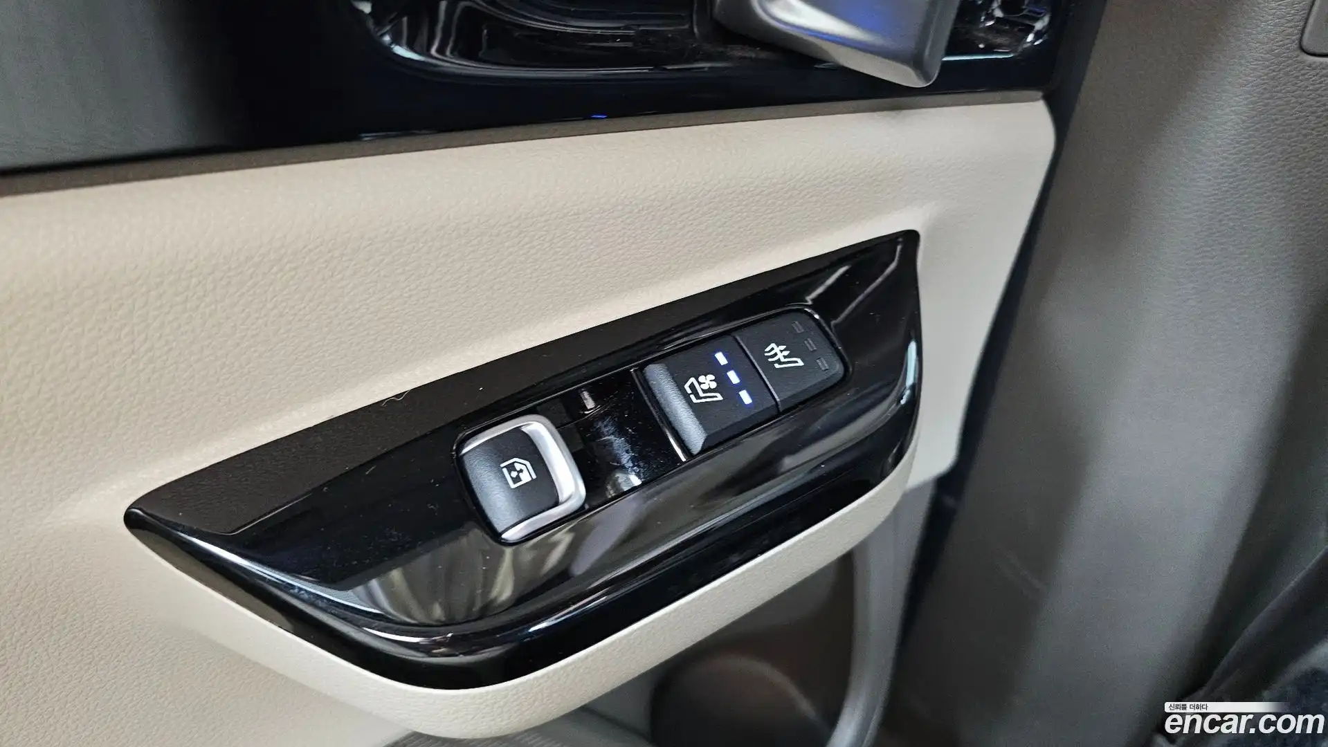 Canival Kia 2023.8-OPTION-023