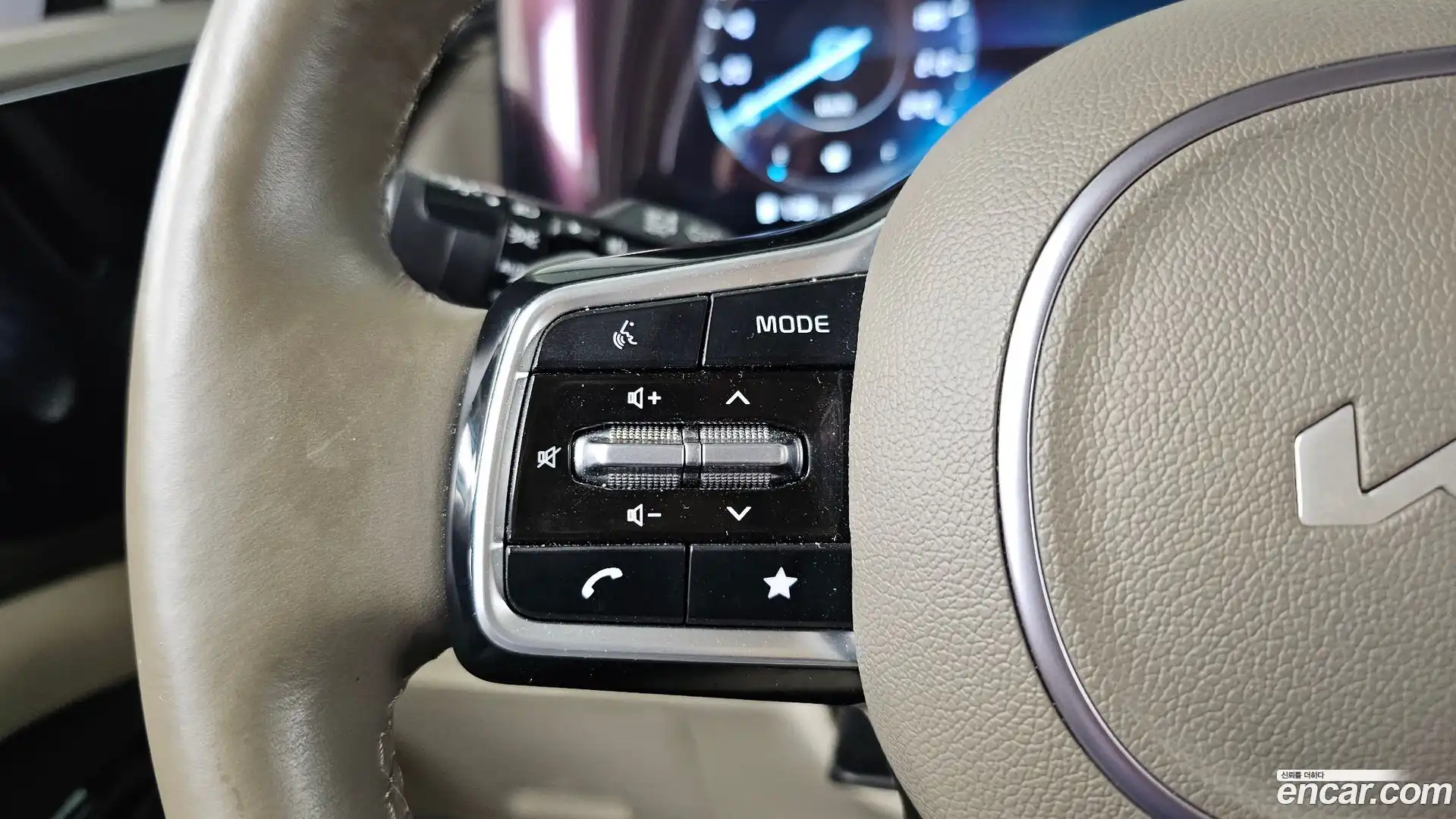 Canival Kia 2023.8-OPTION-045