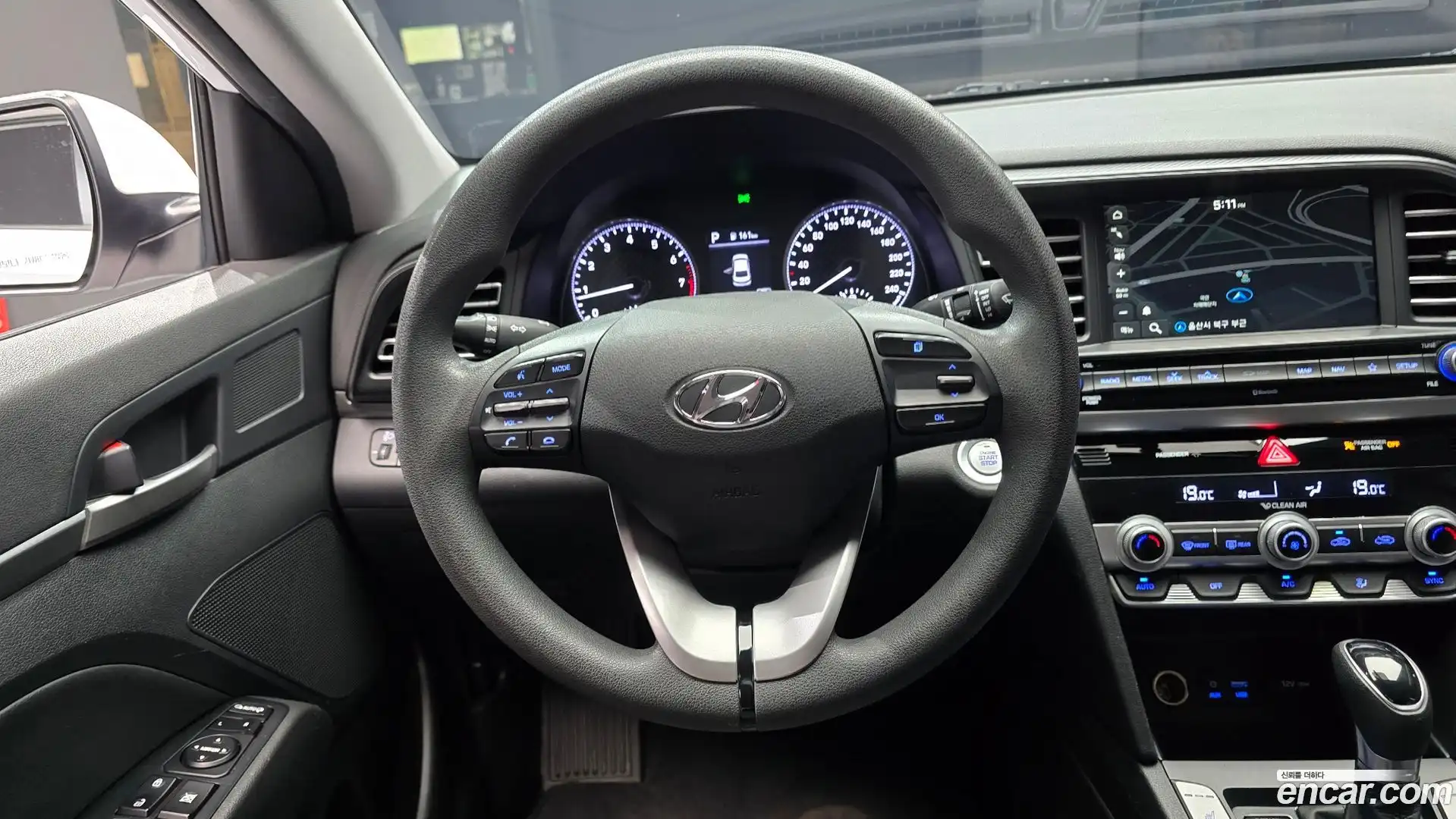 AVANTE Hyundai 2019.11-OPTION-017
