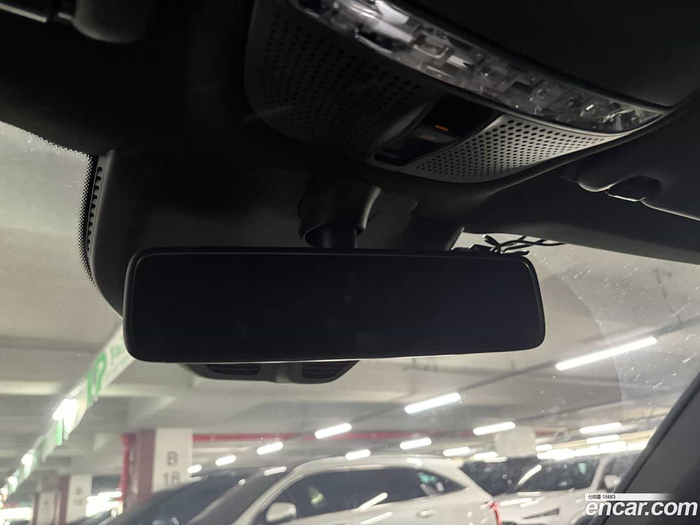 EQC Mercedes-Benz 2020.9-INNER-010