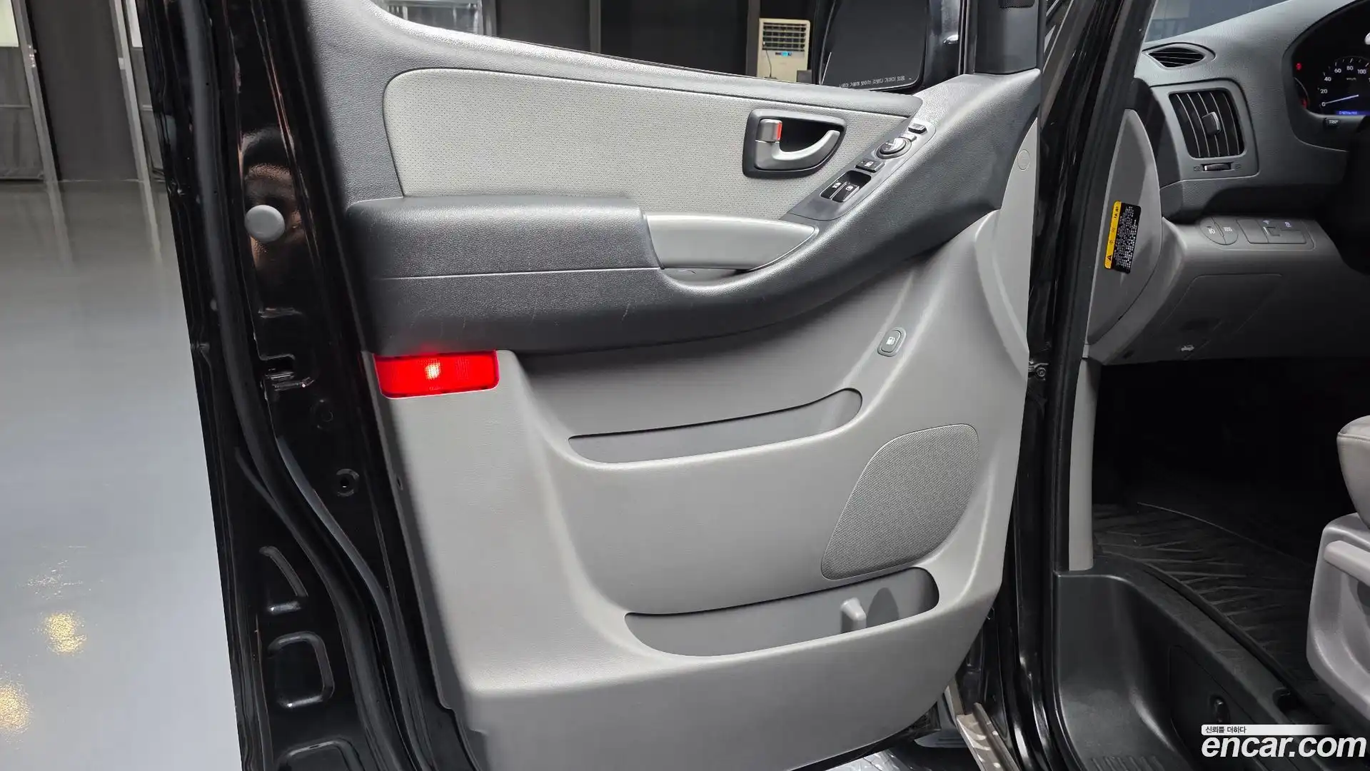 Starex Hyundai 2016.6-INNER-034