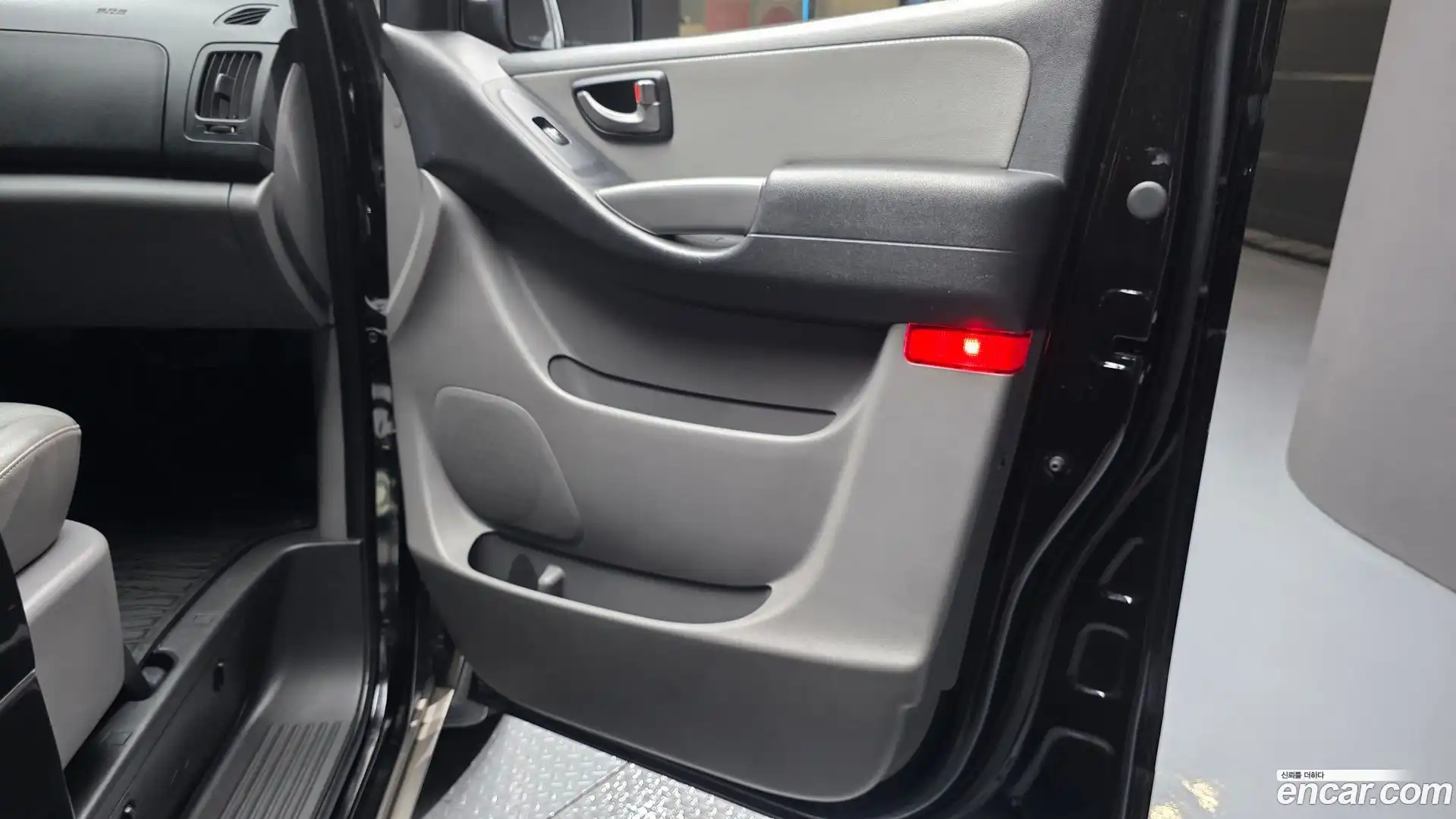 Starex Hyundai 2016.6-INNER-035