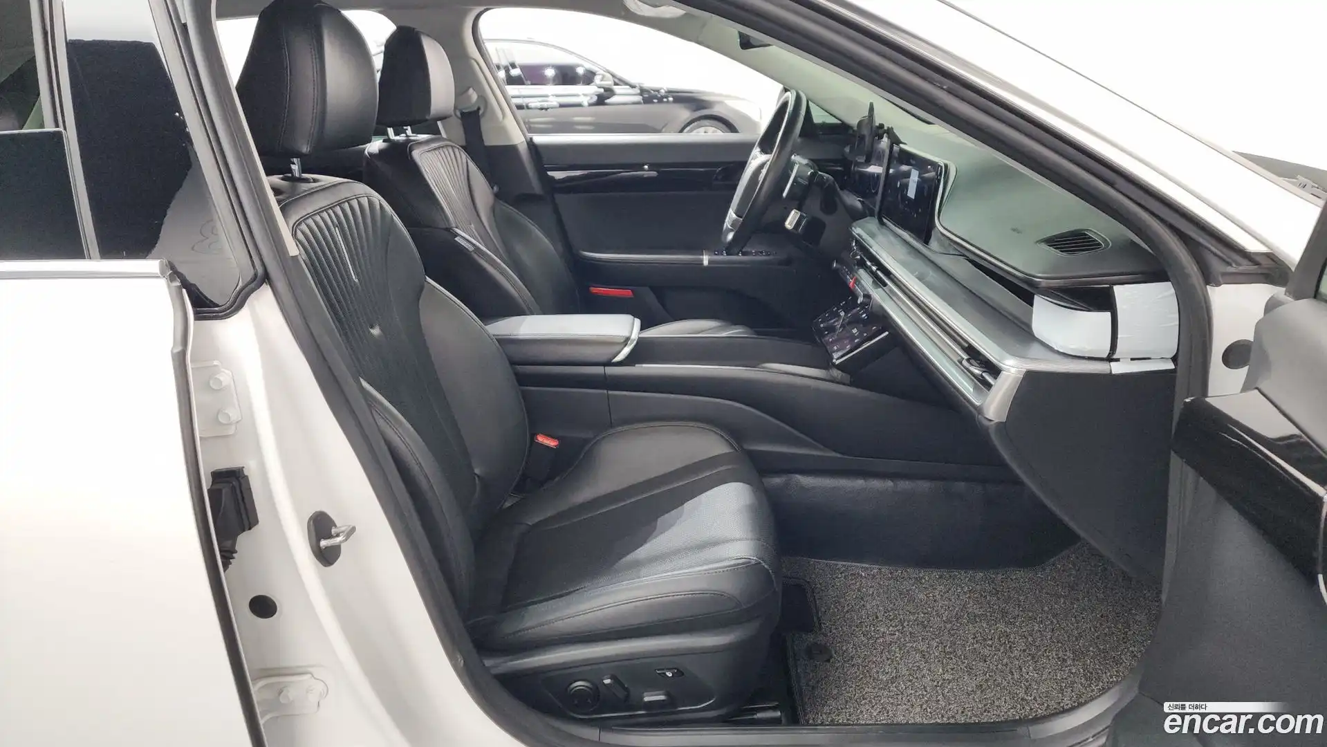 Grandeur Hyundai 2023.8-OPTION-015