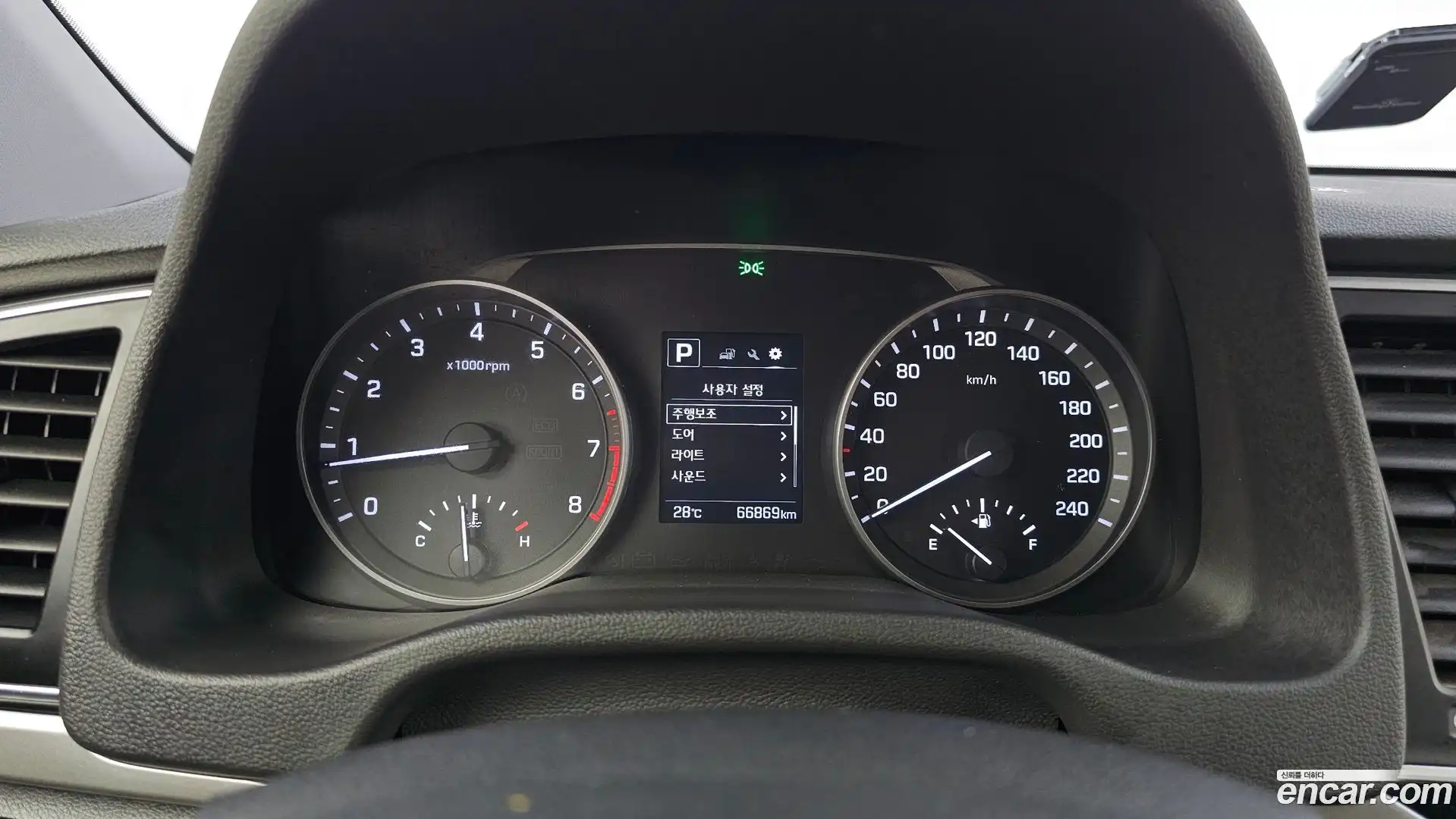 AVANTE Hyundai 2016.11-INNER-008