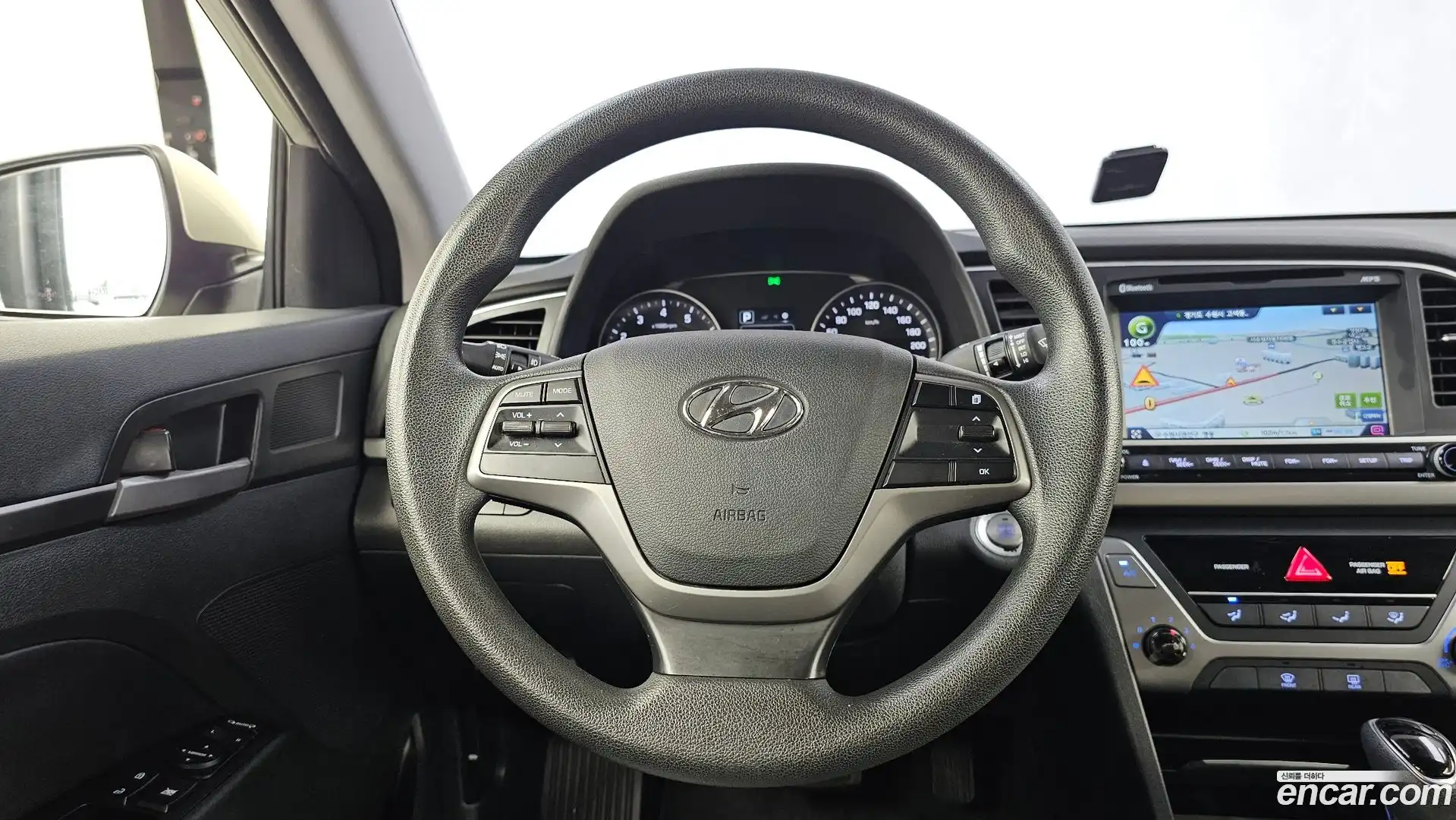 AVANTE Hyundai 2016.11-OPTION-017