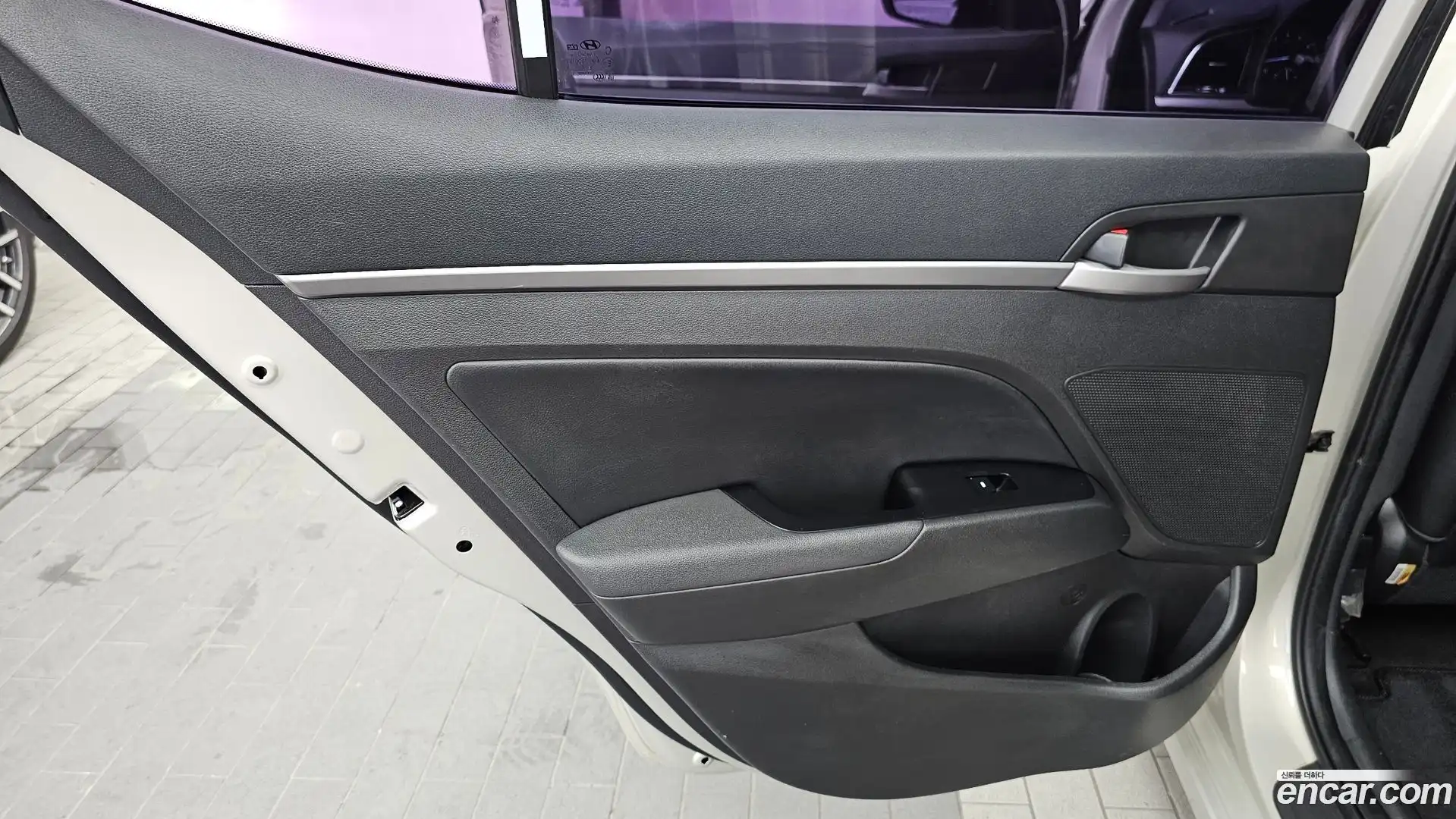 AVANTE Hyundai 2016.11-INNER-035