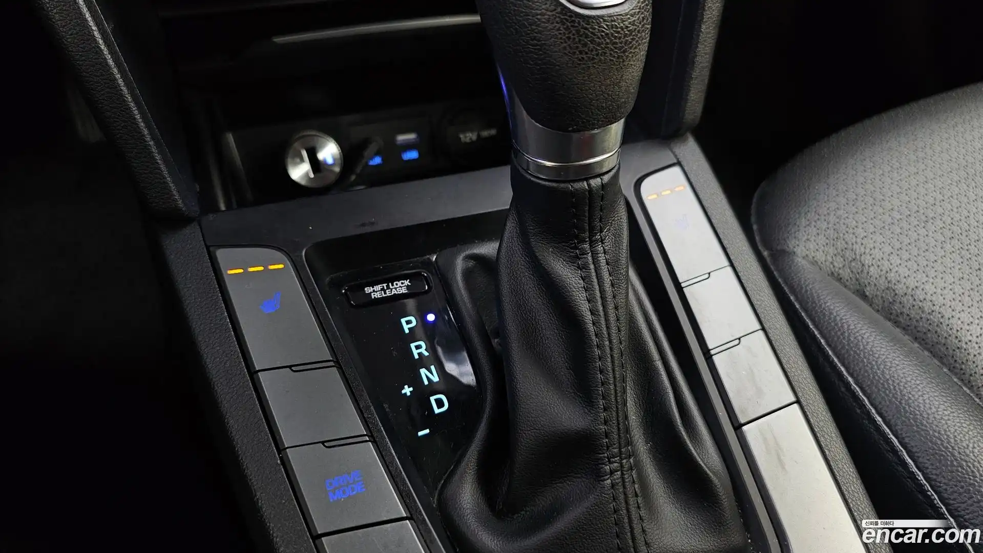 AVANTE Hyundai 2016.11-OPTION-040
