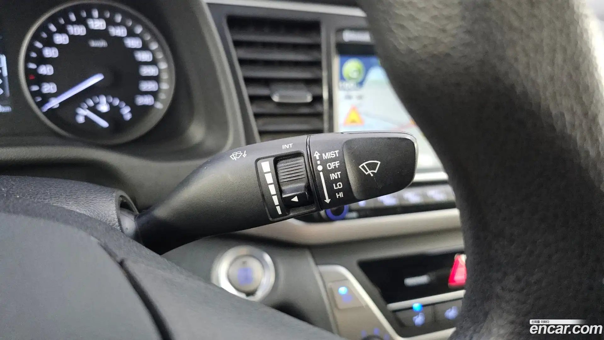AVANTE Hyundai 2016.11-OPTION-041