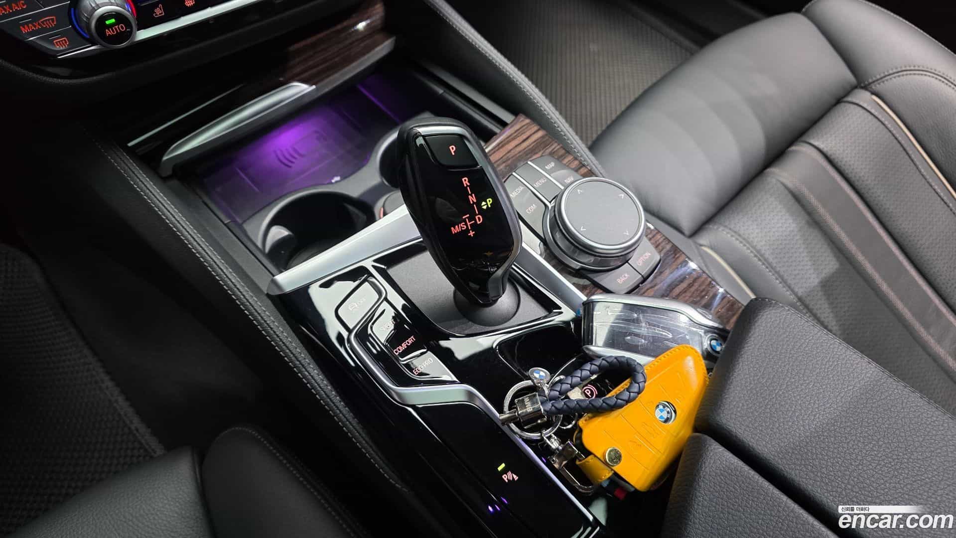 5-Series BMW 2022.1-INNER-009
