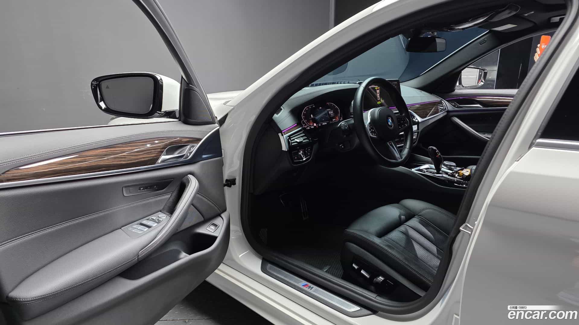 5-Series BMW 2022.1-INNER-010
