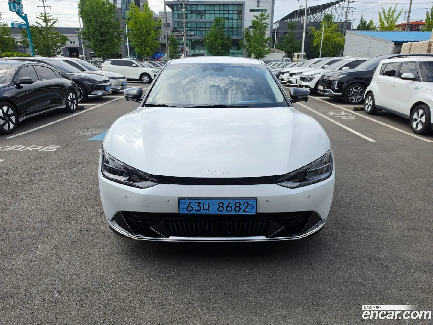 Main__Slider__Photo:EV6 Kia 2022.4-0