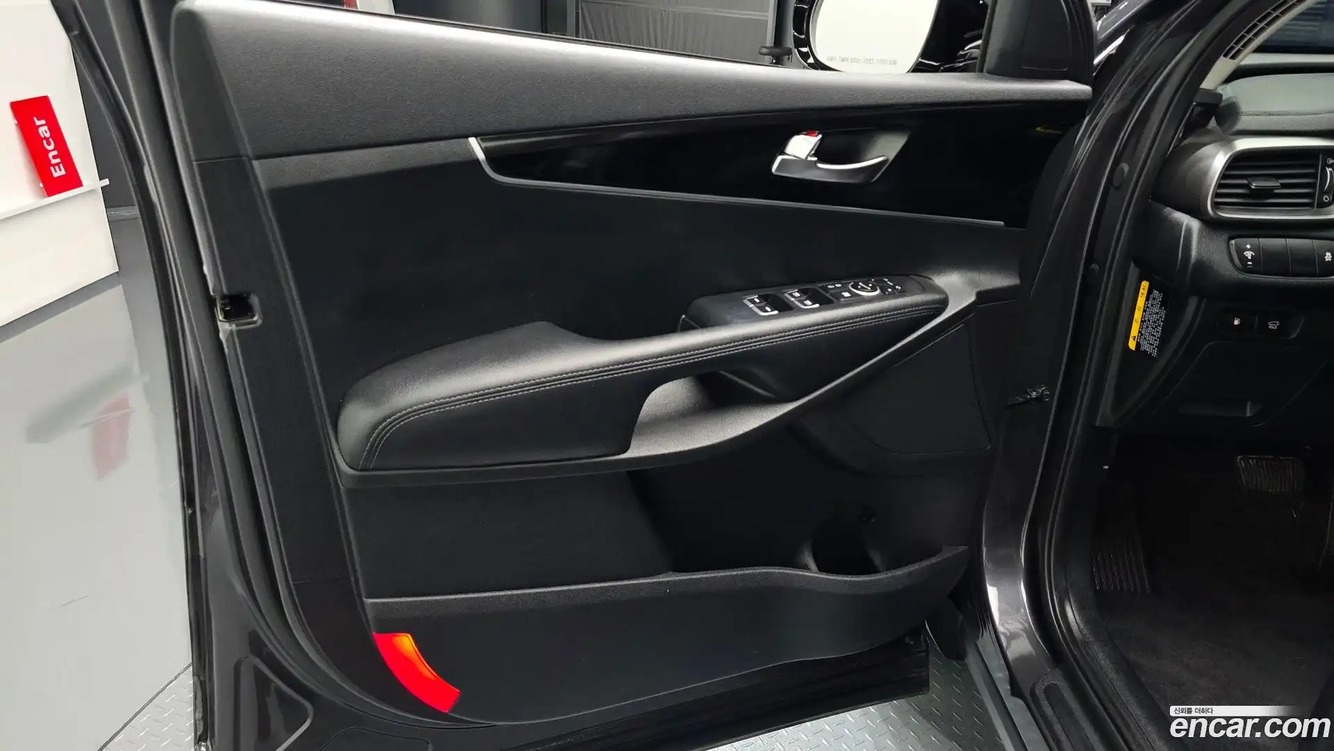 Sorento Kia 2017.8-INNER-034