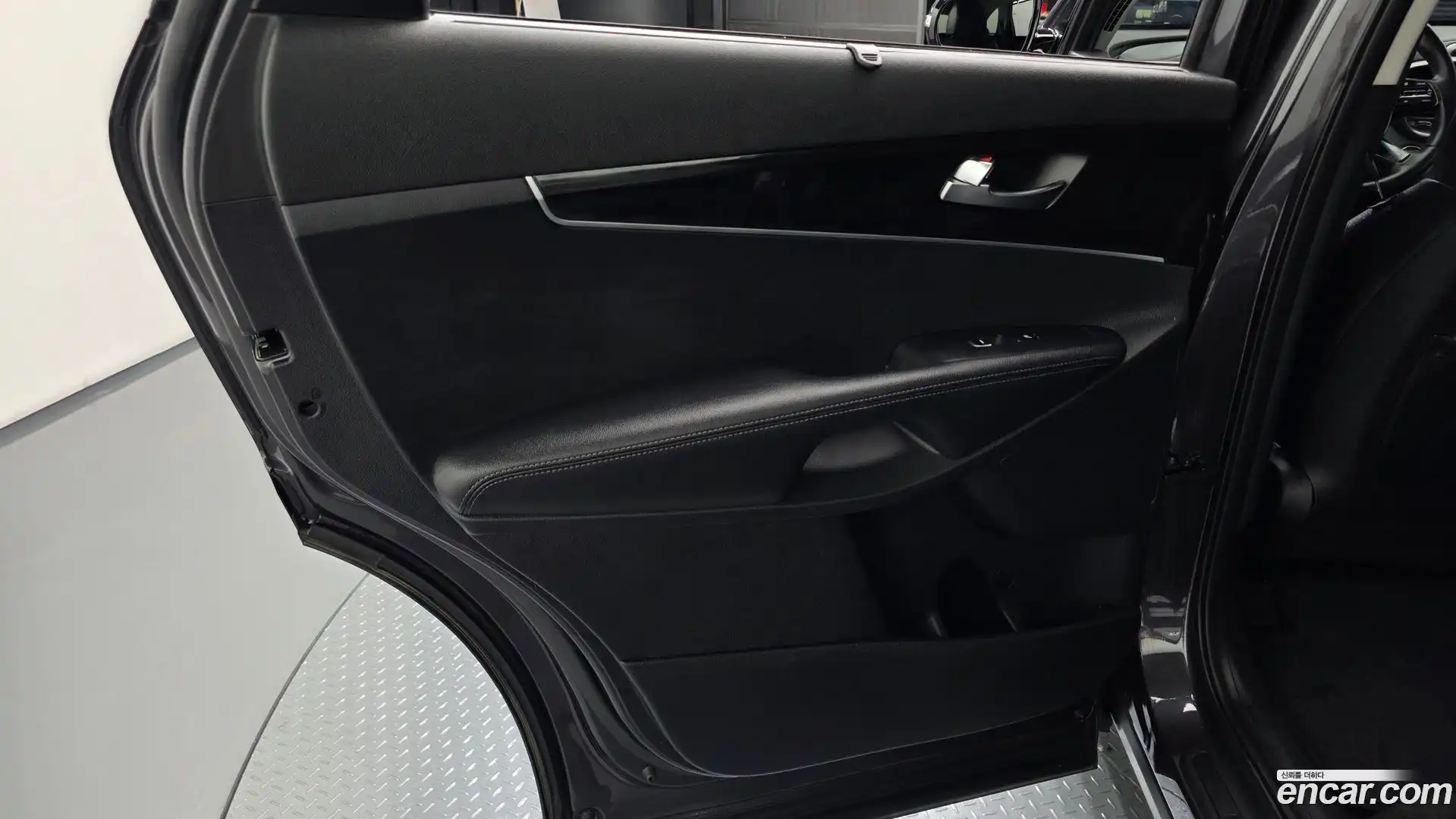 Sorento Kia 2017.8-INNER-035