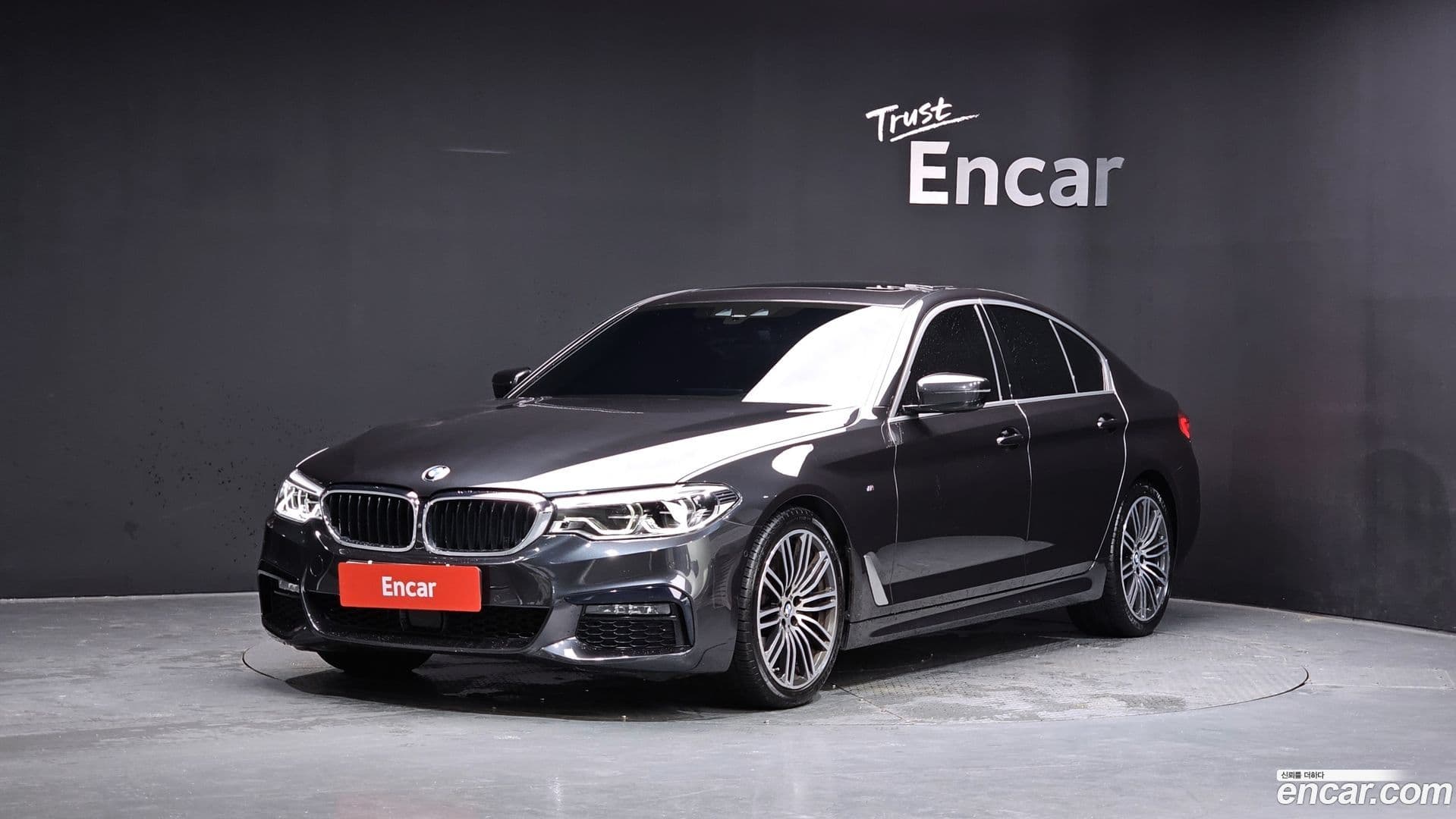Main__Slider__Photo:5-Series BMW 2019.8-0