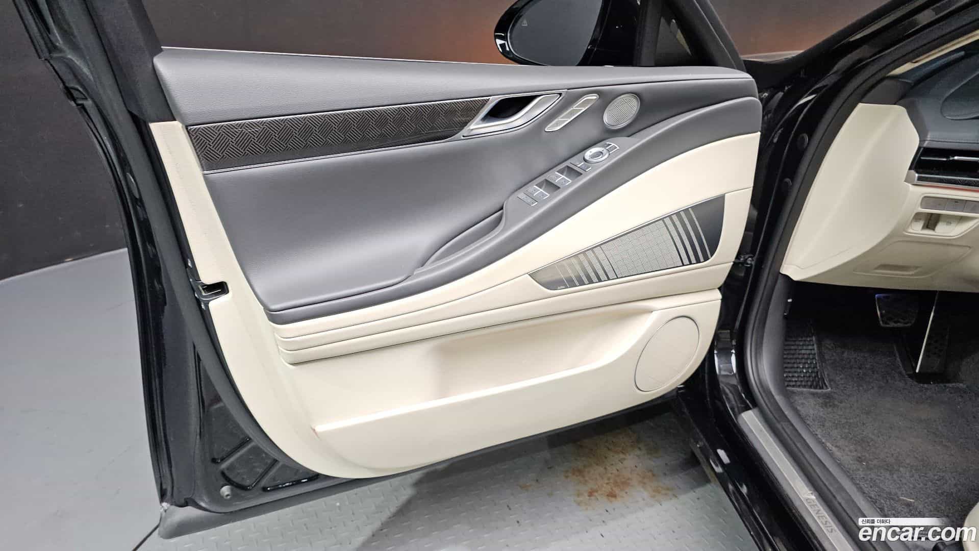 G80 Genesis 2022.3-INNER-034