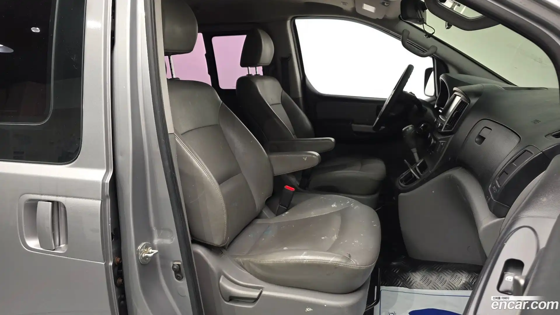 Starex Hyundai 2018.7-OPTION-015