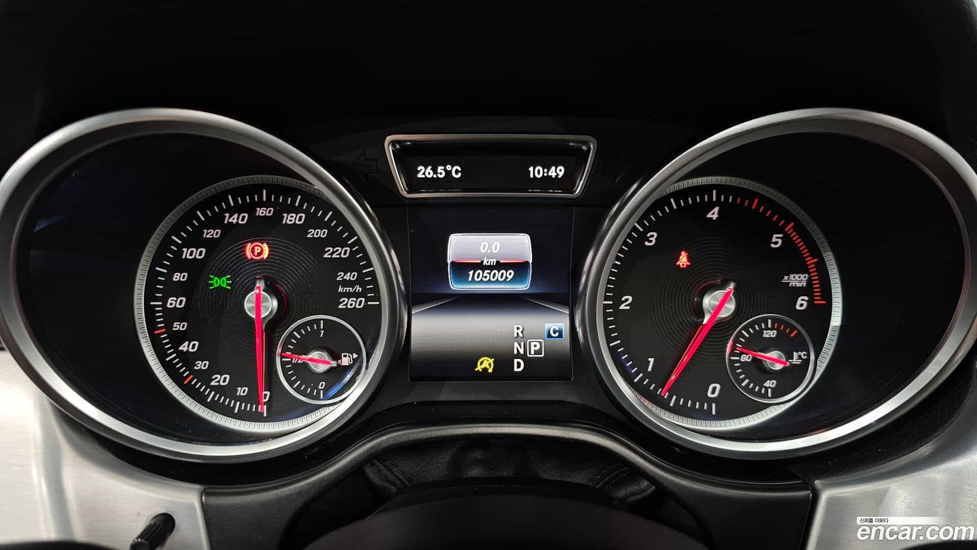 GLE-Class Mercedes-Benz 2018.8-INNER-008