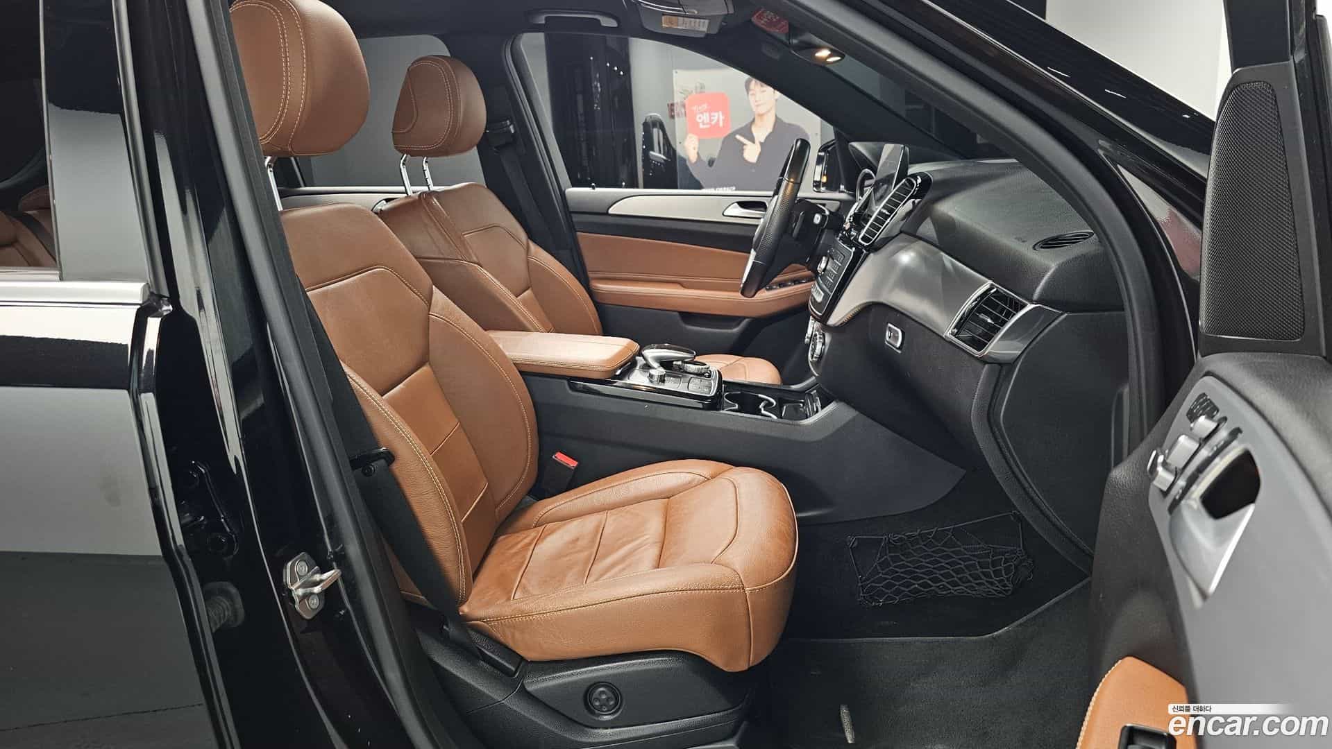 GLE-Class Mercedes-Benz 2018.8-OPTION-016