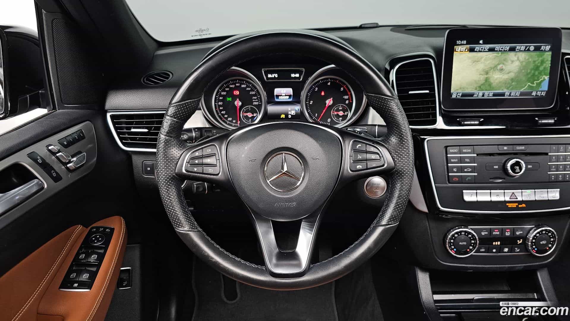 GLE-Class Mercedes-Benz 2018.8-OPTION-017