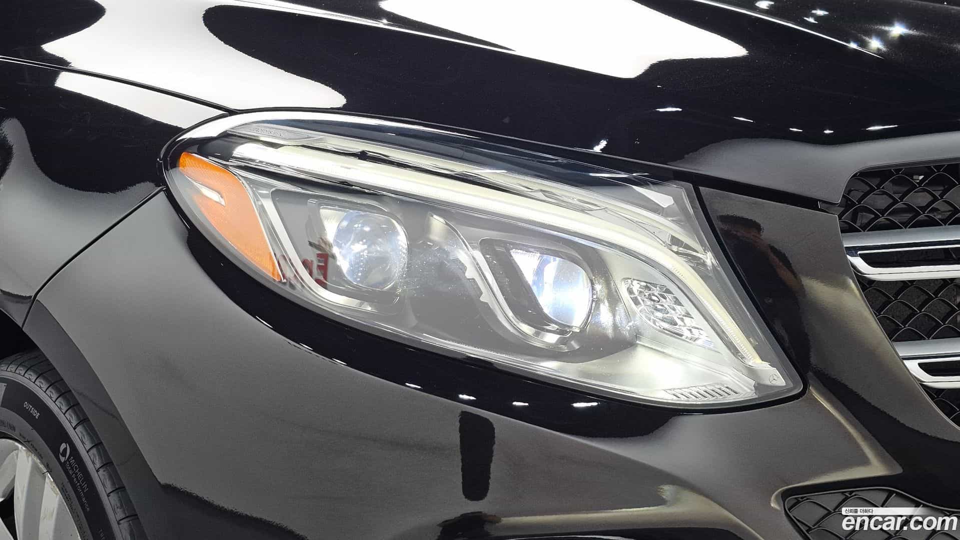 GLE-Class Mercedes-Benz 2018.8-OUTER-032