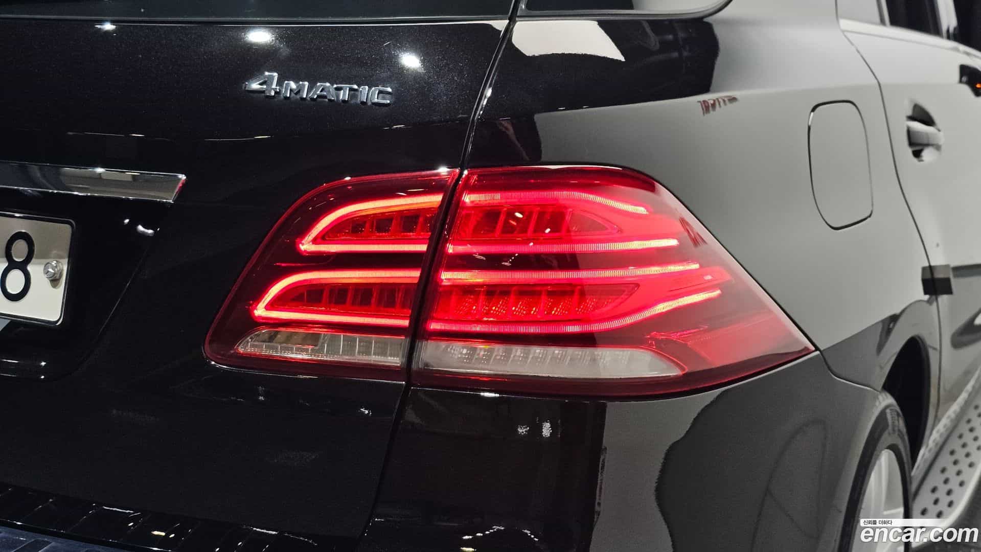 GLE-Class Mercedes-Benz 2018.8-OUTER-033