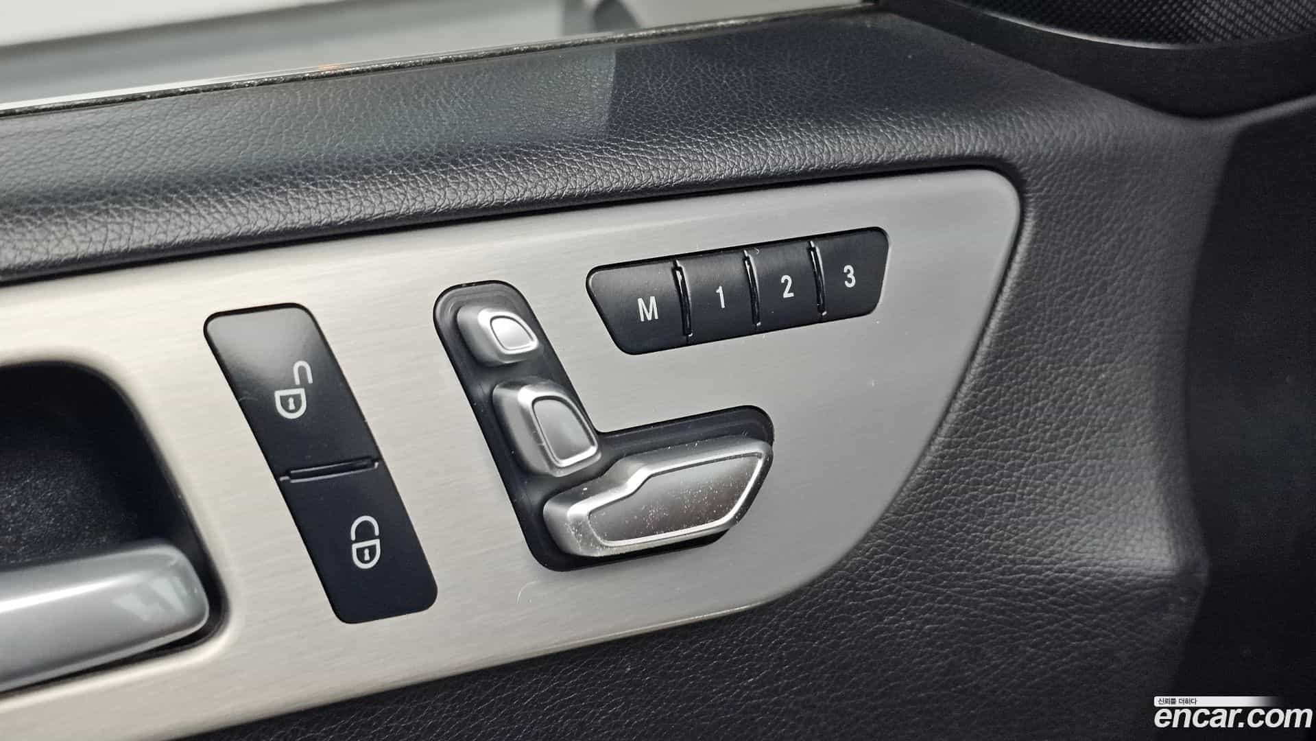 GLE-Class Mercedes-Benz 2018.8-OPTION-041