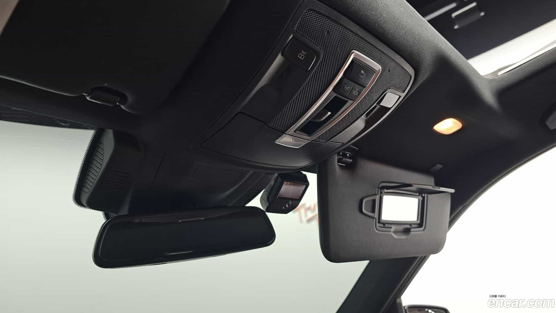 GLE-Class Mercedes-Benz 2018.8-OPTION-042