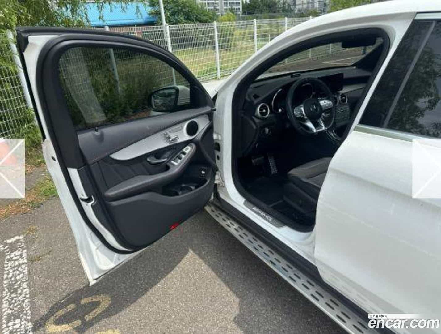 GLC-Class Mercedes-Benz 2022.9-OUTER-005