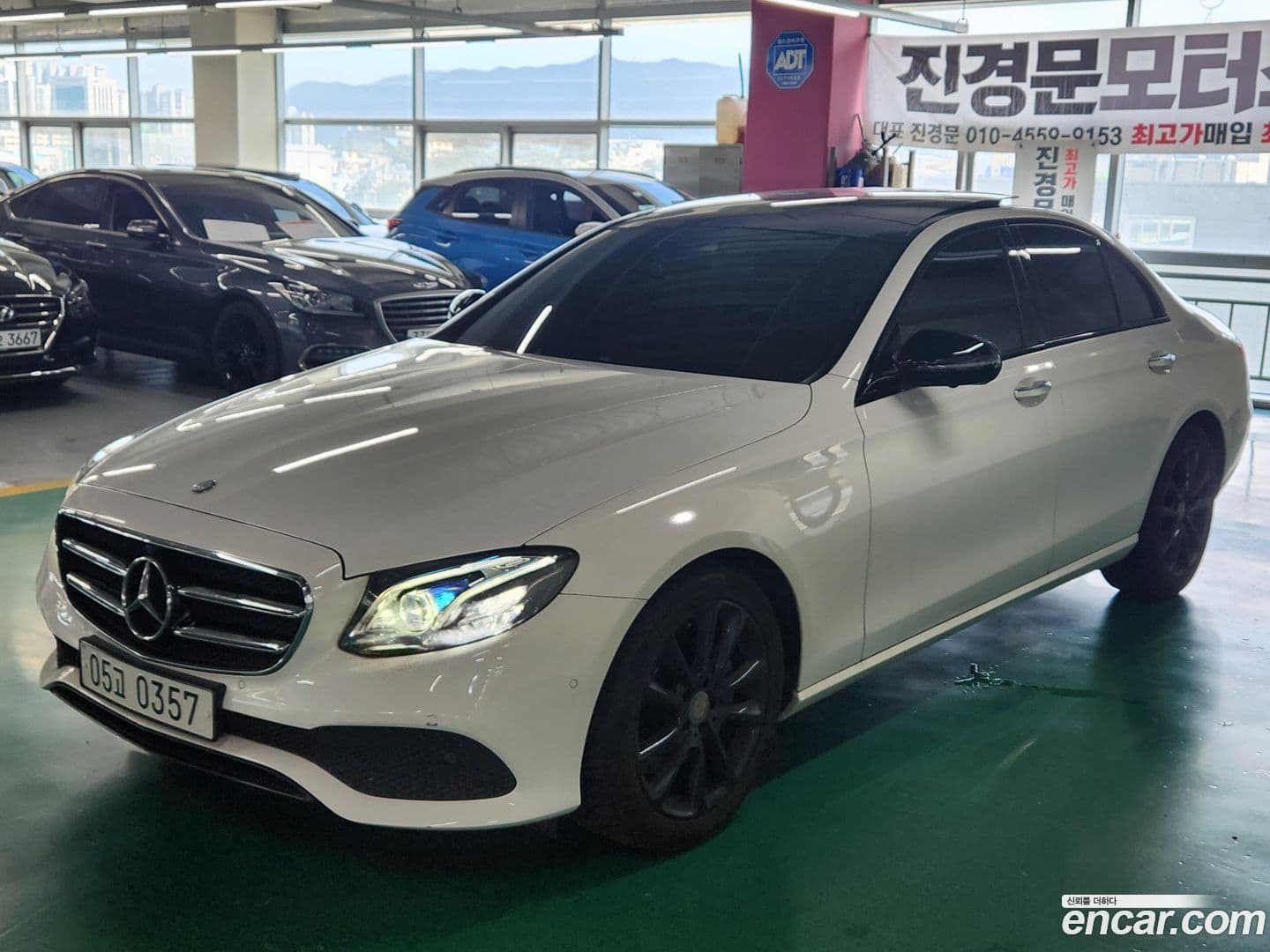 Main__Slider__Photo:E-Class Mercedes-Benz 2016.8-0