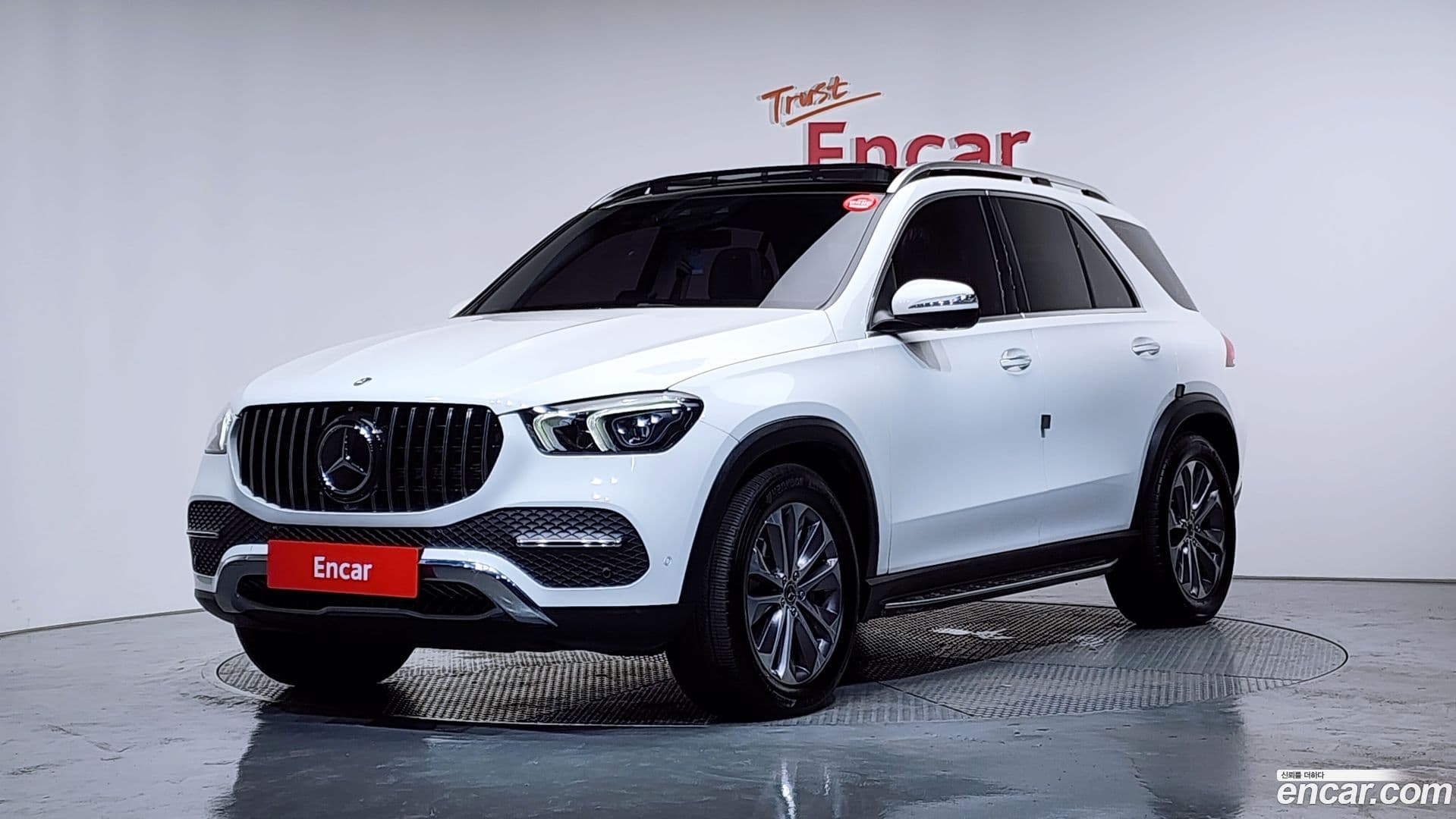 Main__Slider__Photo:GLE-Class Mercedes-Benz 2022.1-0