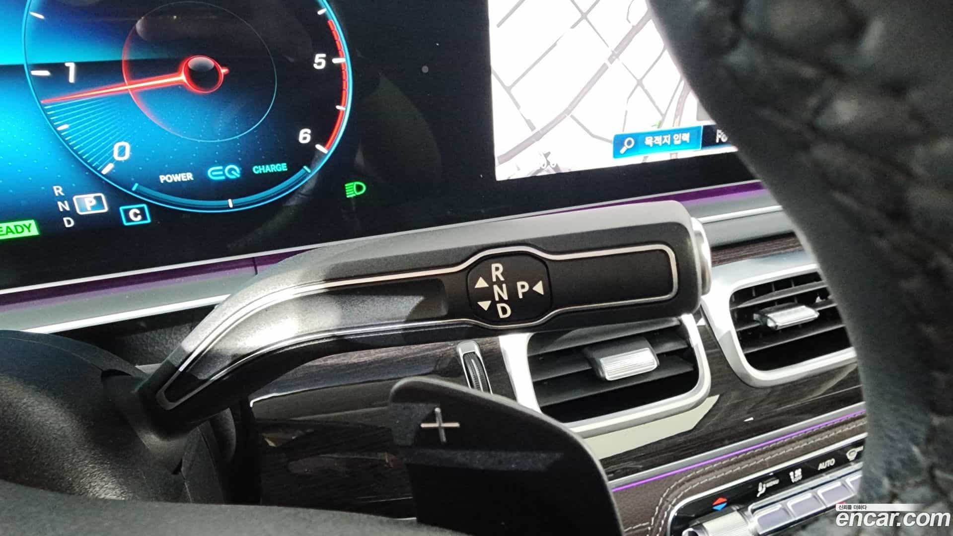 GLE-Class Mercedes-Benz 2022.1-INNER-009