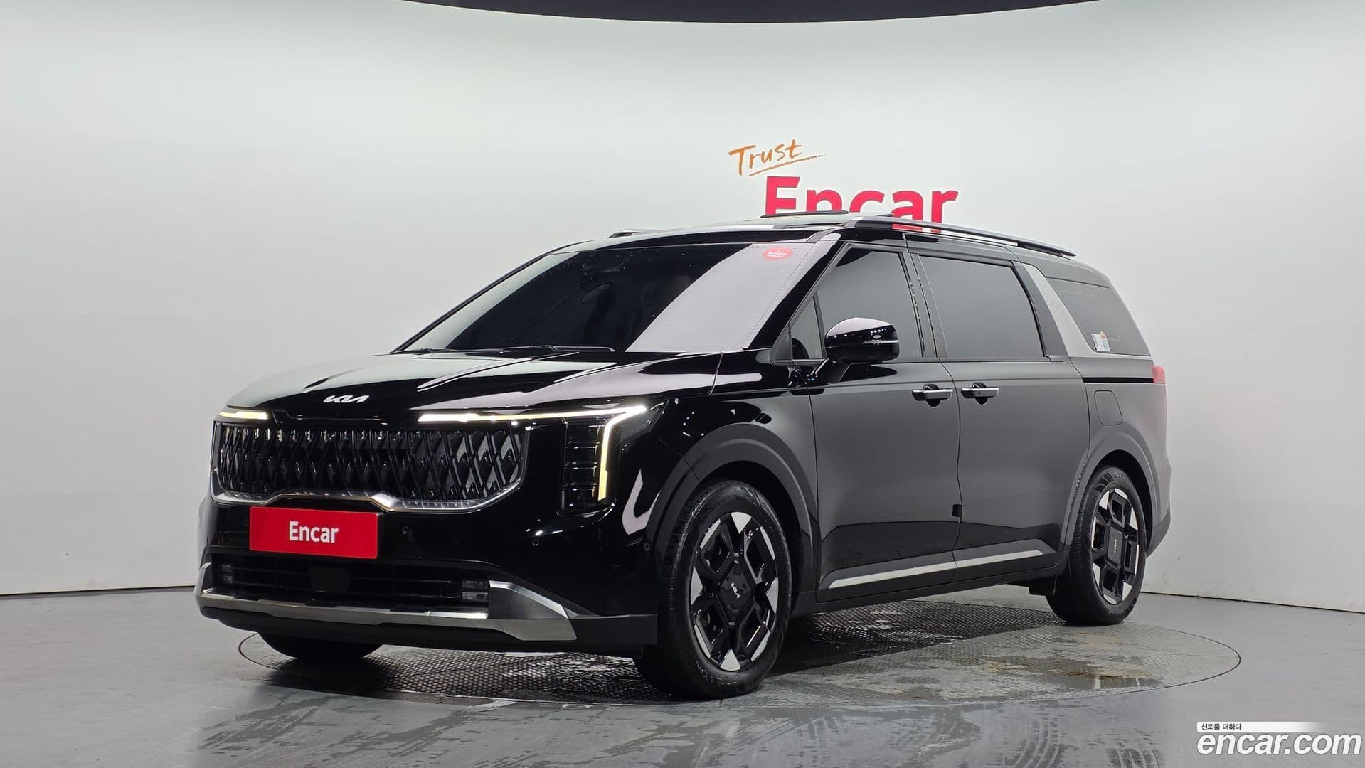Main__Slider__Photo:Canival Kia 2024.2-0