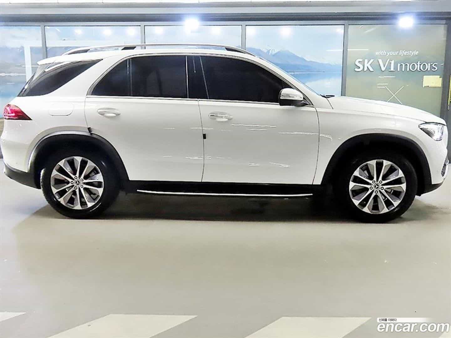 GLE-Class Mercedes-Benz 2022.1-OUTER-003