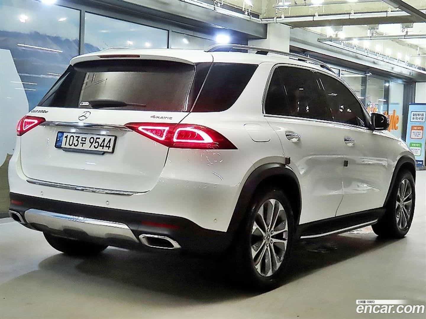 GLE-Class Mercedes-Benz 2022.1-OUTER-004