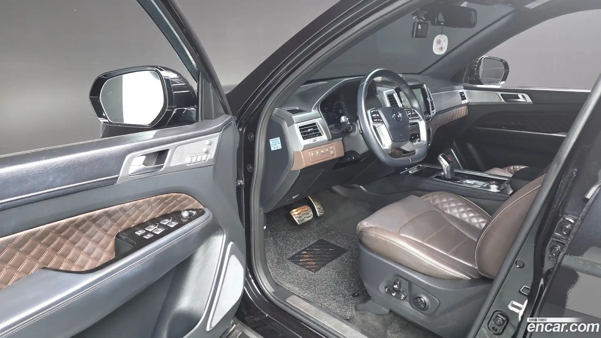 Rexton KG Mobility 2021.11-INNER-010