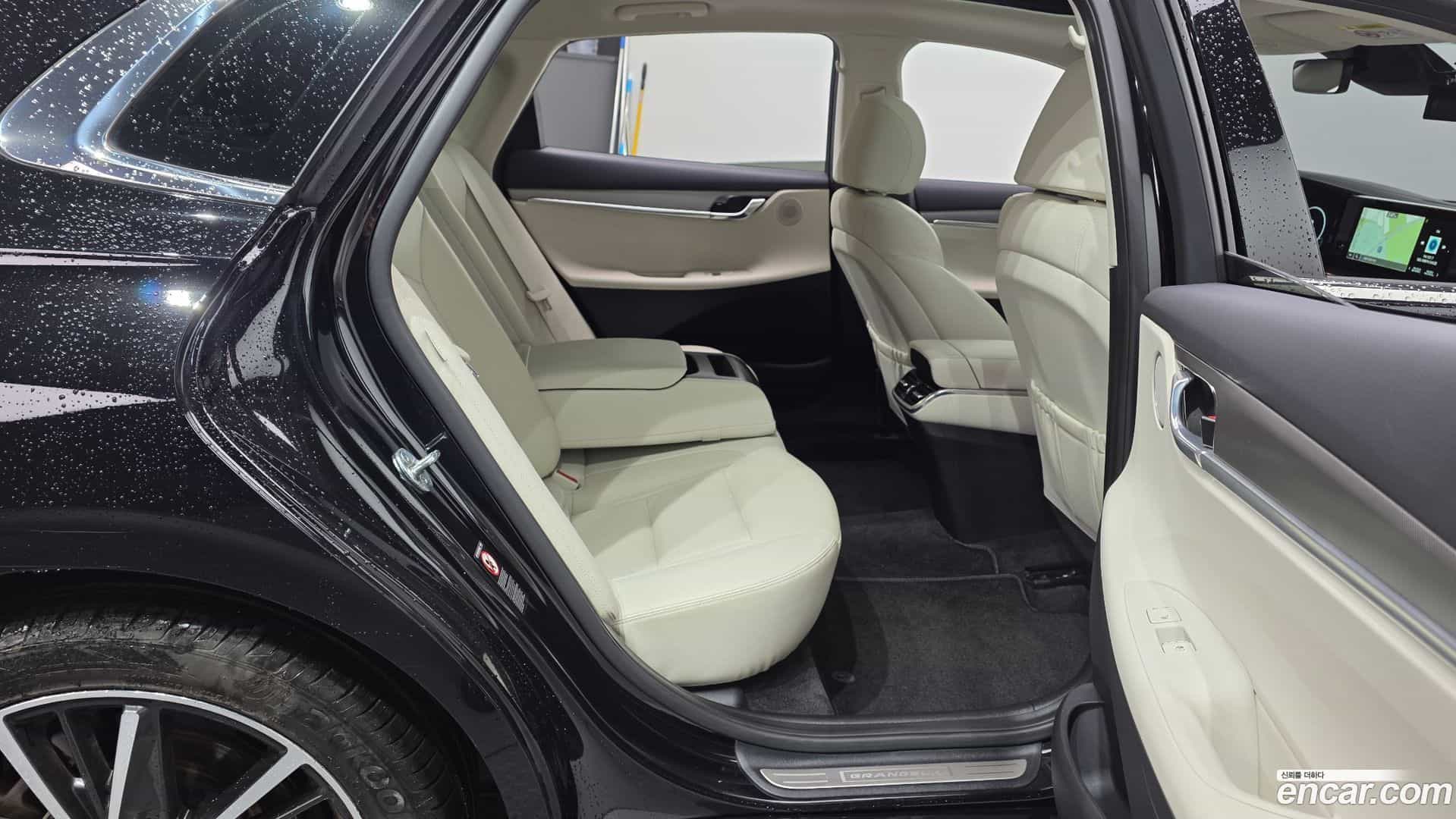 Grandeur Hyundai 2022.2-OPTION-015