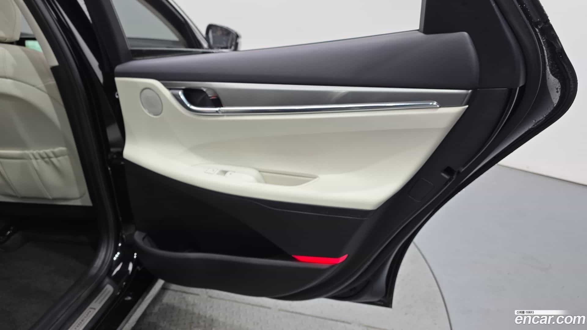 Grandeur Hyundai 2022.2-INNER-035