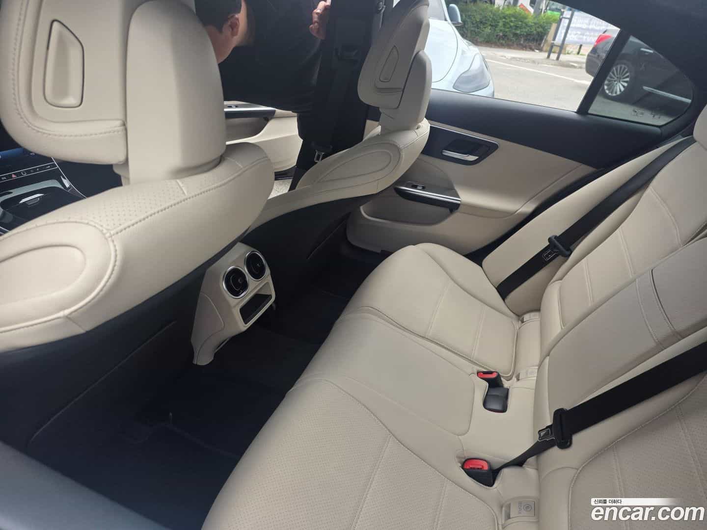 C-Class Mercedes-Benz 2023.9-INNER-009