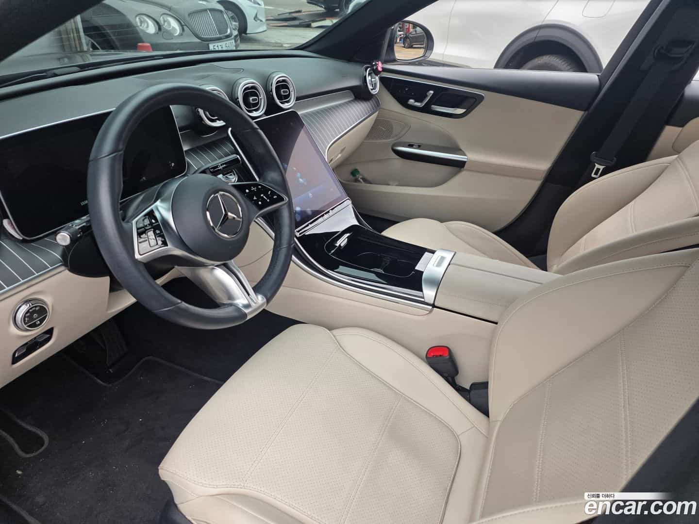 C-Class Mercedes-Benz 2023.9-INNER-010