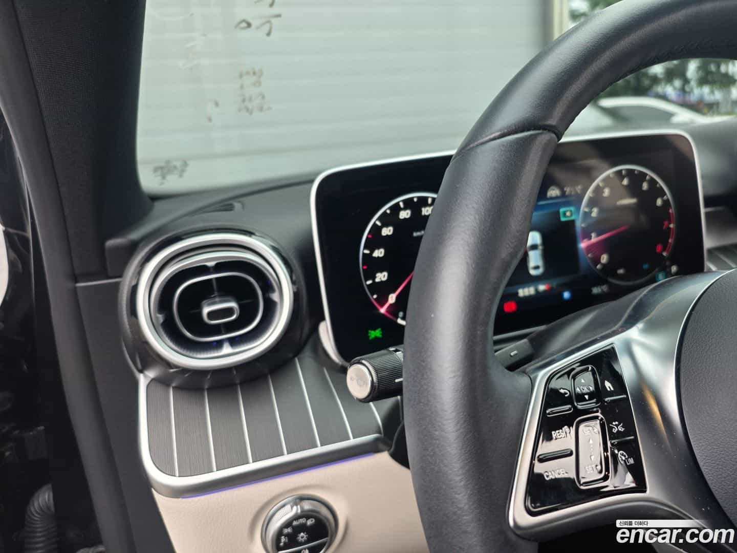 C-Class Mercedes-Benz 2023.9-OPTION-016