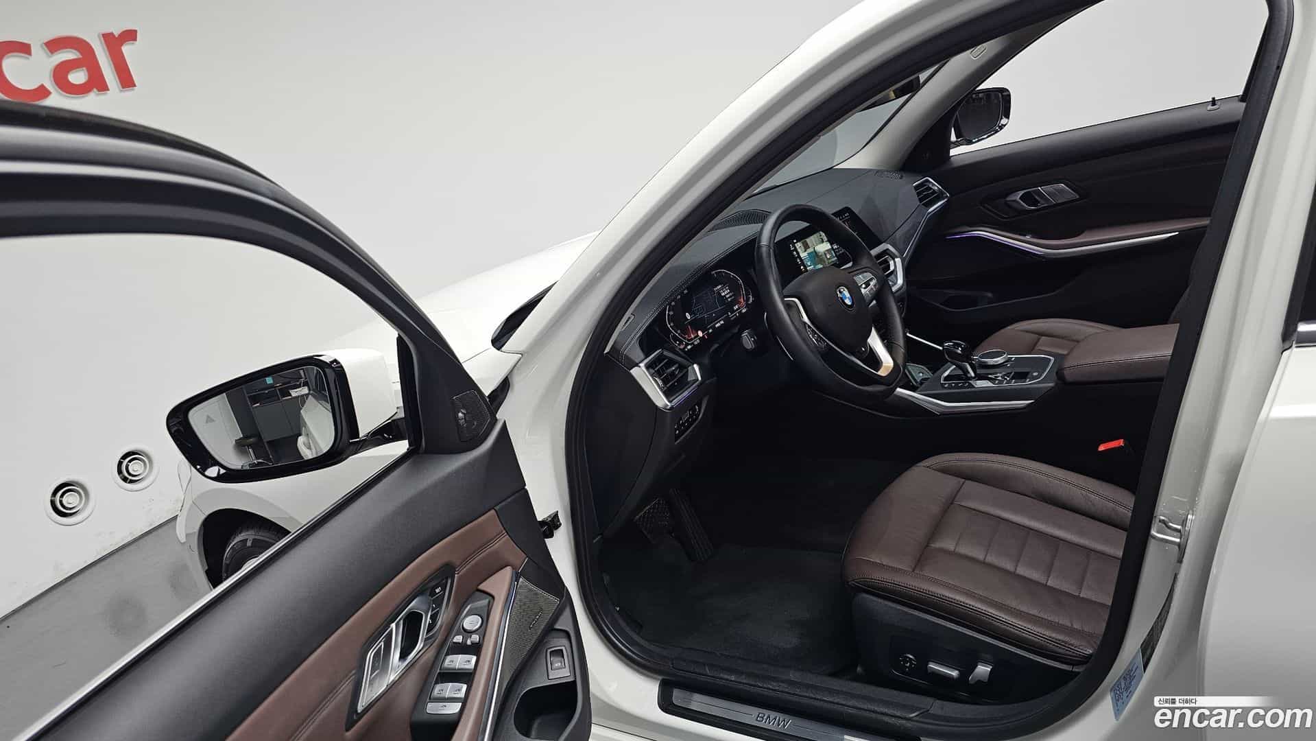 3-Series BMW 2021.3-INNER-010